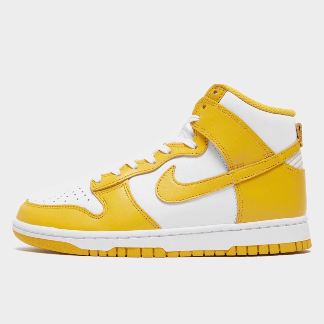 (W) Nike Dunk High Dark Sulfur, Nike Dunk High Retro Orange Blaze 착용 스타일 - 4