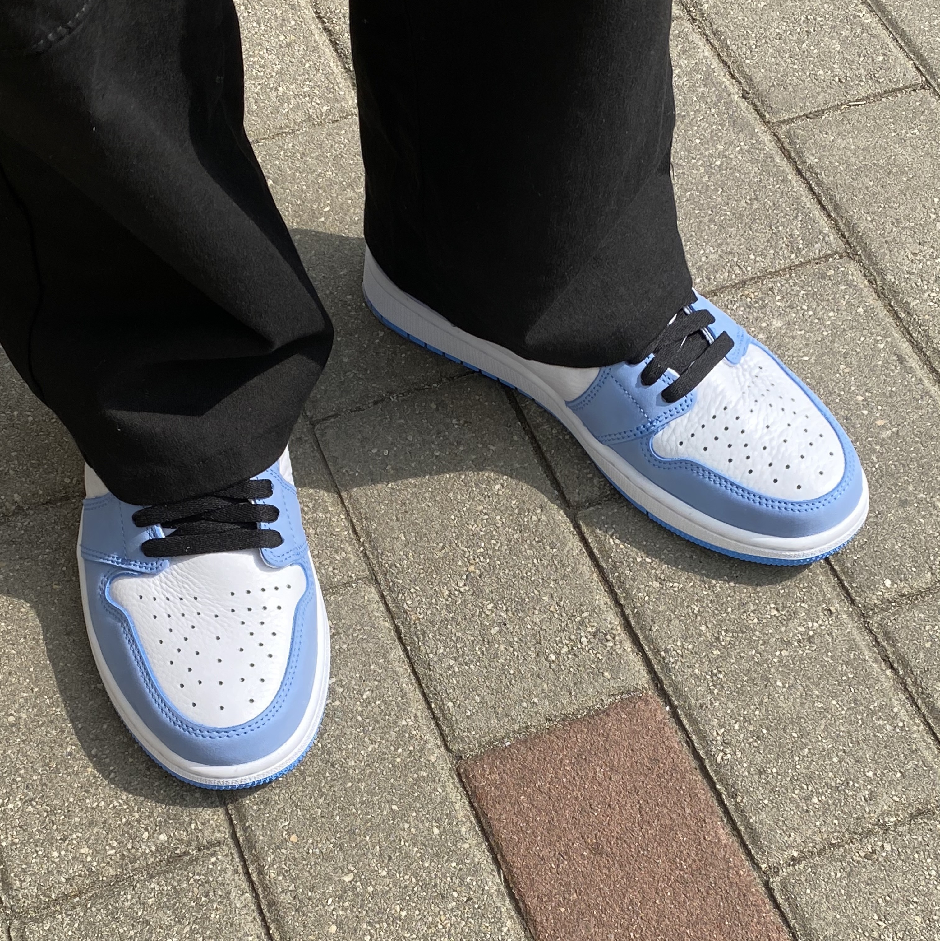 Jordan 1 Retro High OG University Blue 착용 스타일