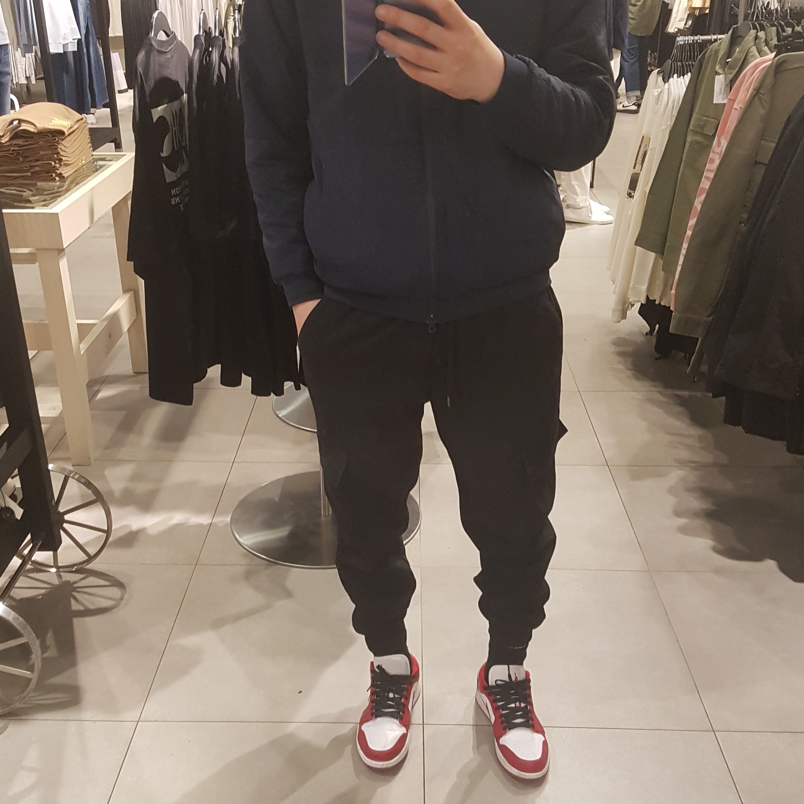 Jordan 1 Low Gym Red White 착용 스타일 - 1