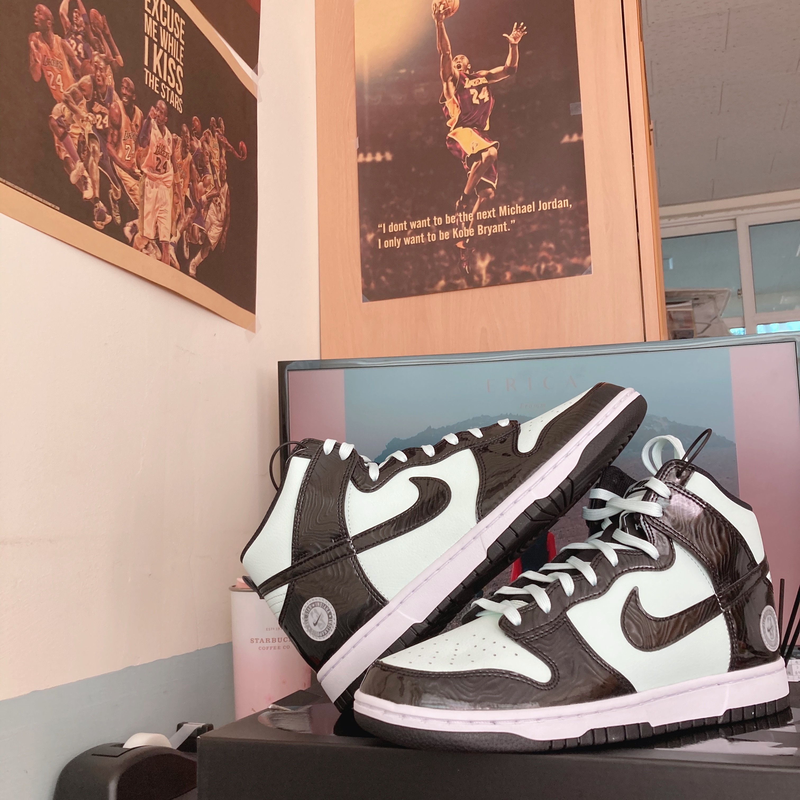 Nike Dunk High Barely Green 착용 스타일