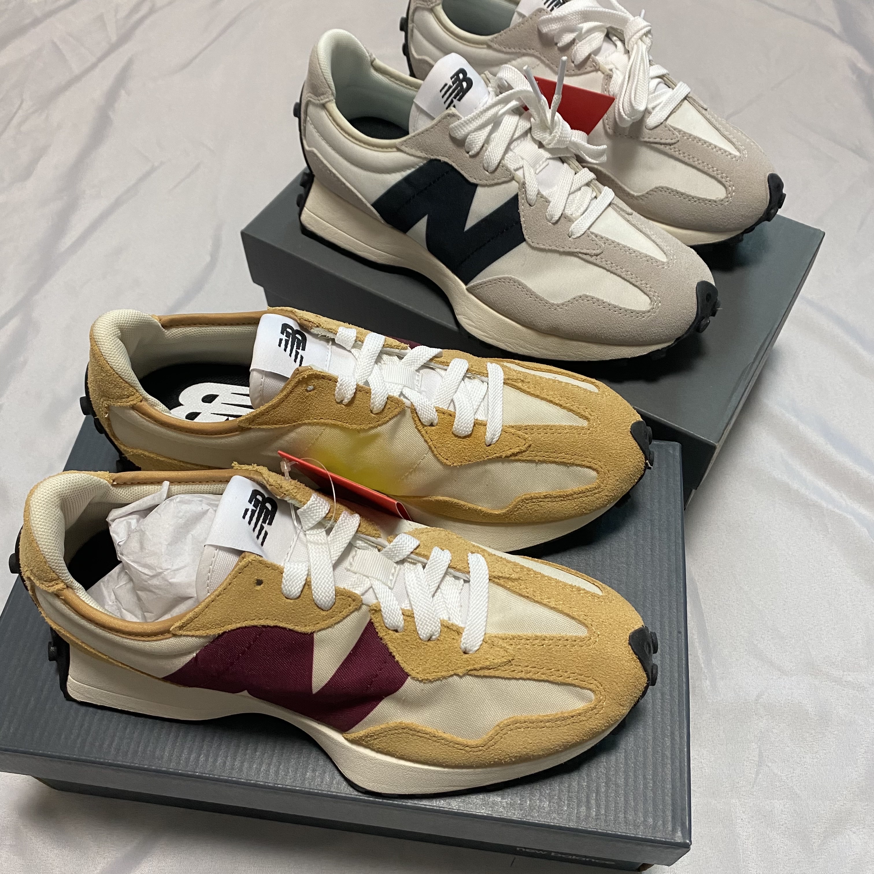 New Balance 327 White Black, New Balance 327 Moonbeam Ghost Pepper 착용 스타일