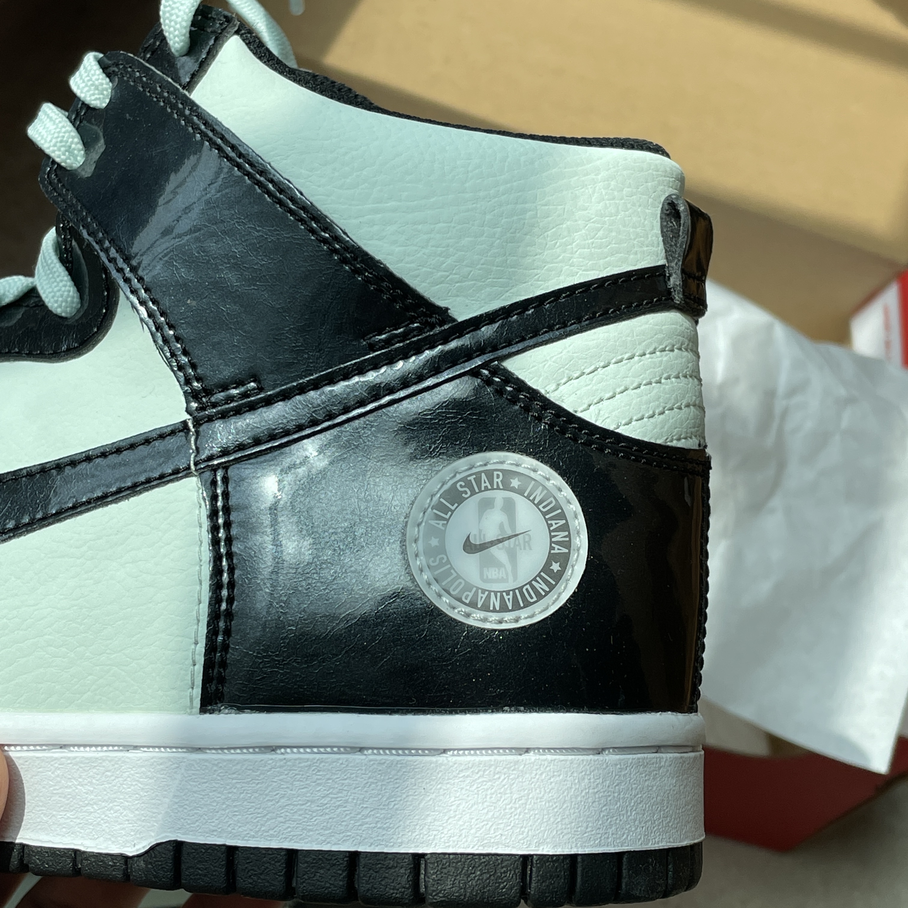 (GS) Nike Dunk High Barely Green 착용 스타일 - 3