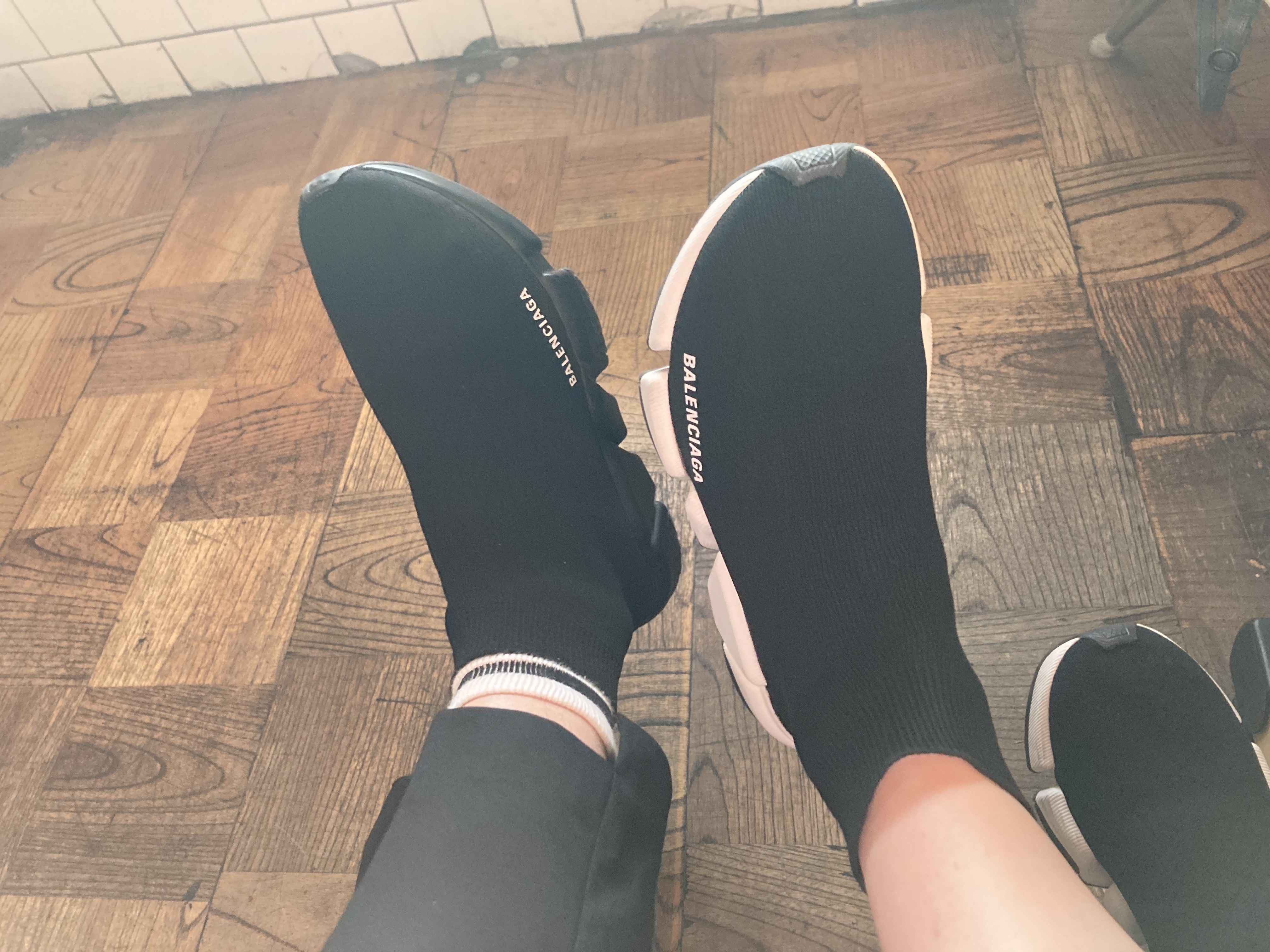 Balenciaga Speed 2.0 Trainer Black Knit White Sole 2020 착용 스타일 - 1