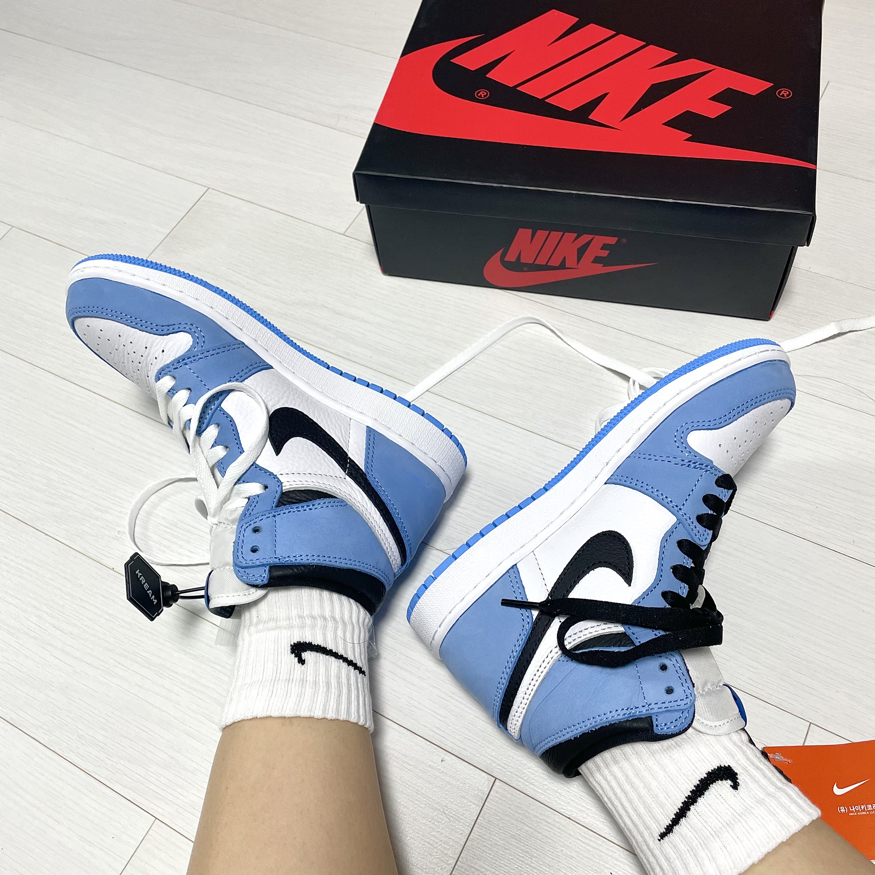 Jordan 1 Retro High OG University Blue, (GS) Jordan 1 Retro High OG University Blue 착용 스타일 - 1