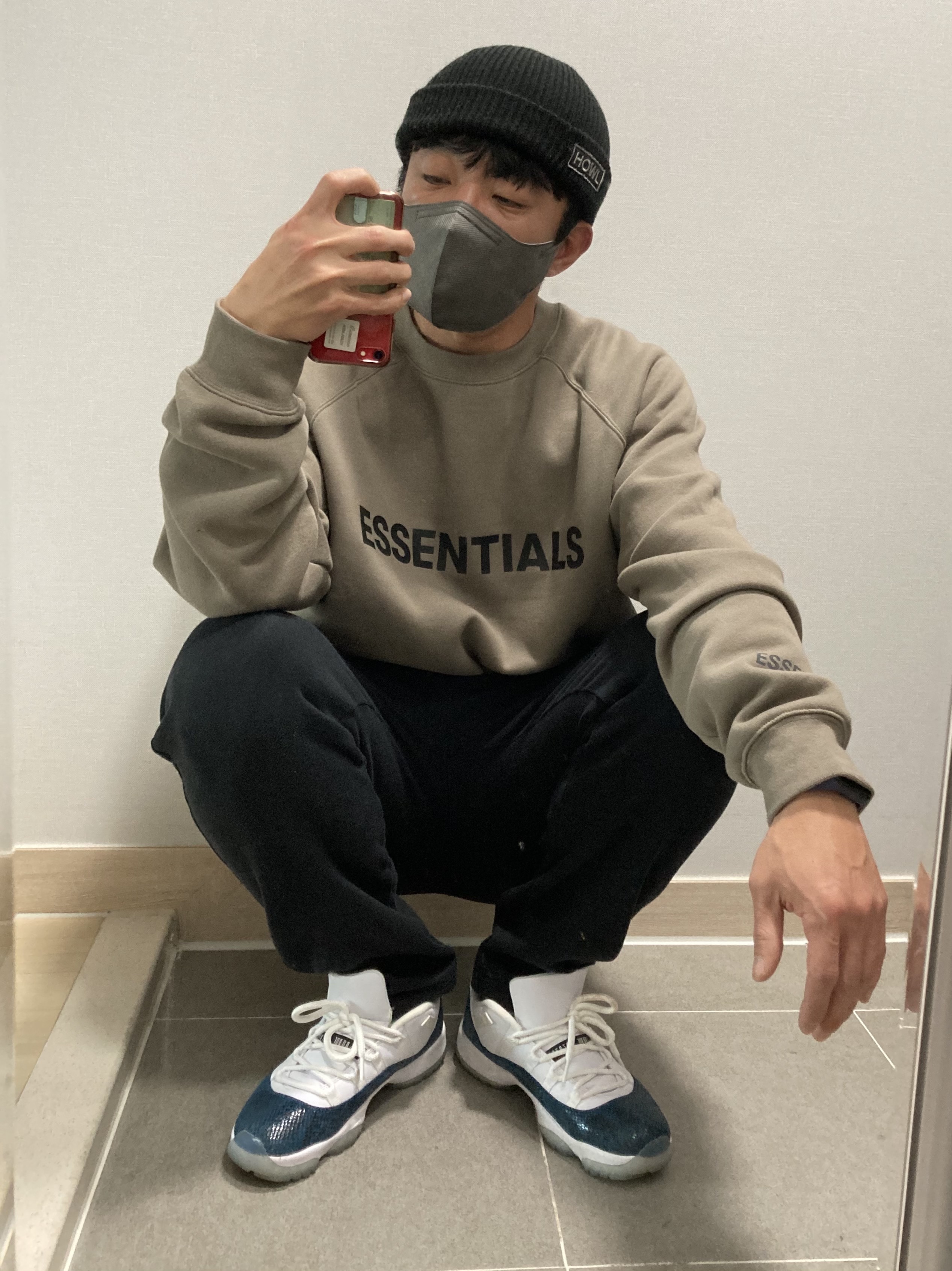 Jordan 11 Retro Low Navy Snakeskin 2019, Essentials 3D Silicon Applique Crewneck Taupe - 20FW 착용 스타일