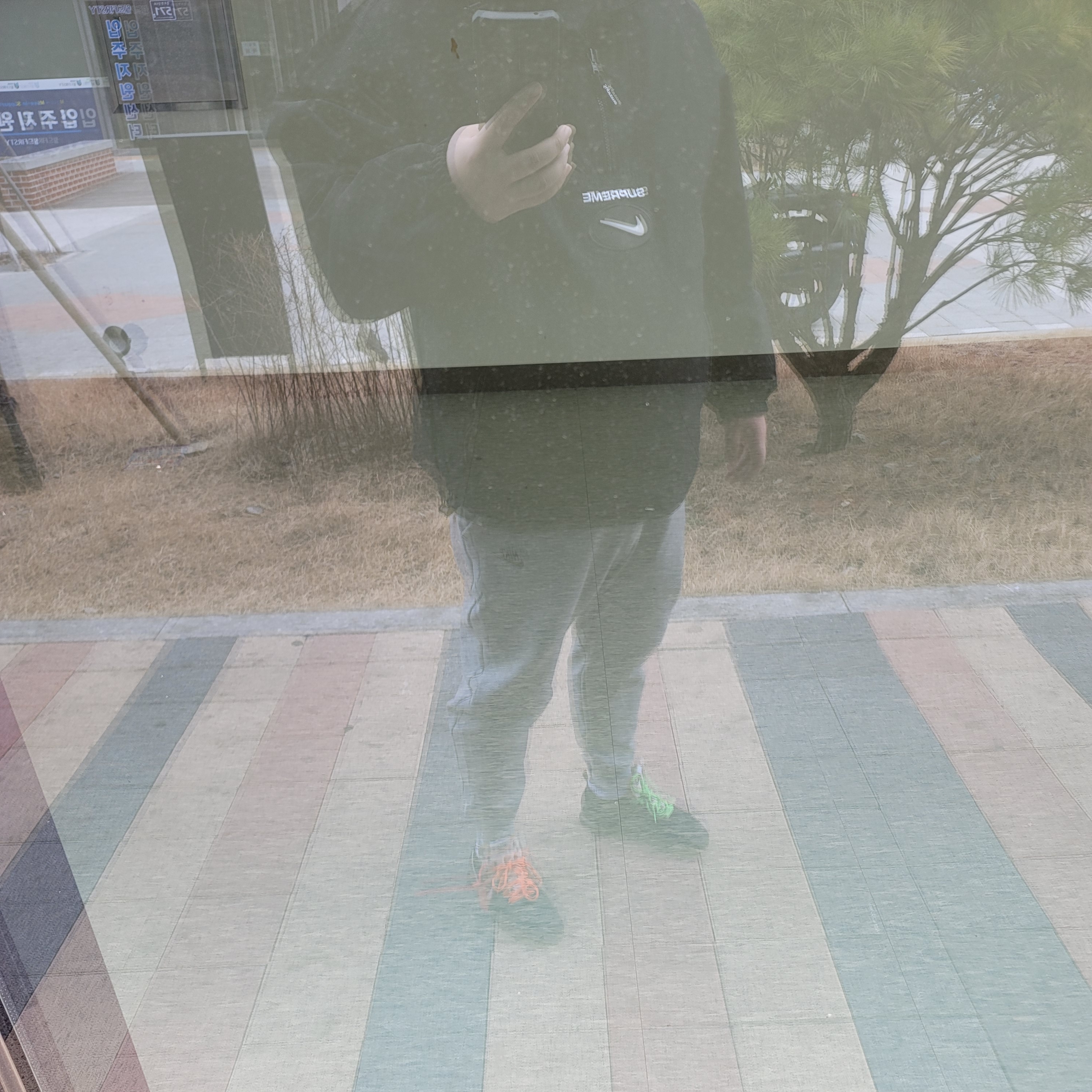 Supreme x Nike Jewel Reversible Ripstop Anorak Black - 20FW, Nike x Off-White Air VaporMax OG Black The Ten 착용 스타일