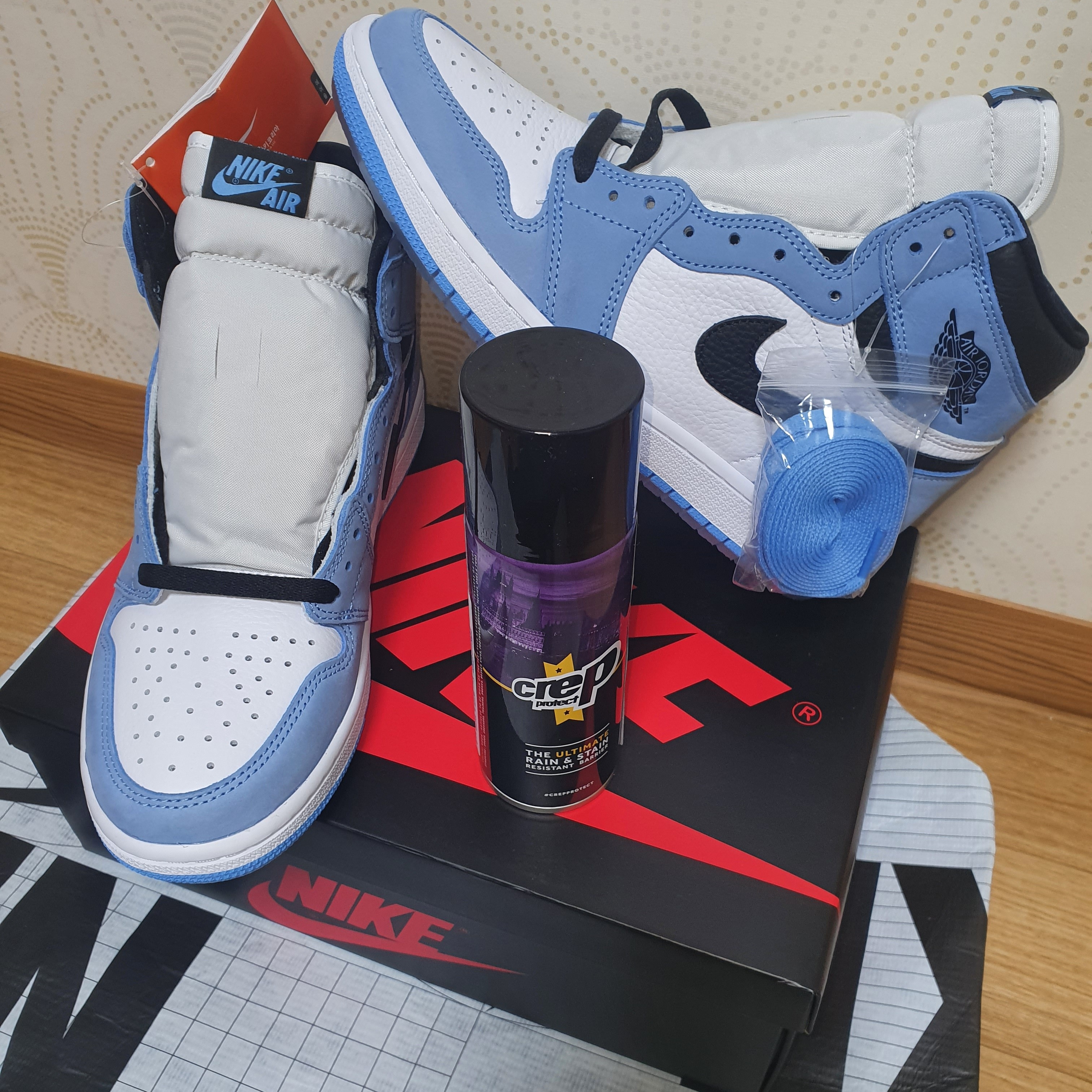 Jordan 1 Retro High OG University Blue 착용 스타일 - 3