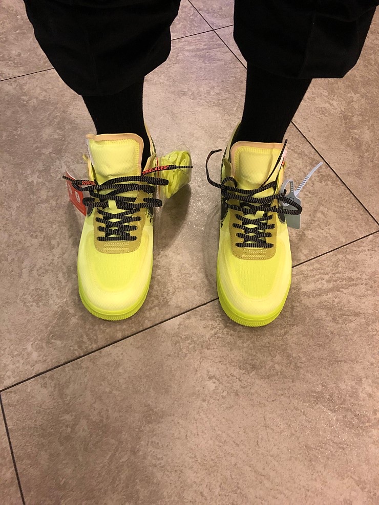 Nike x Off-White Air Force 1 Low Volt 착용 스타일 - 1