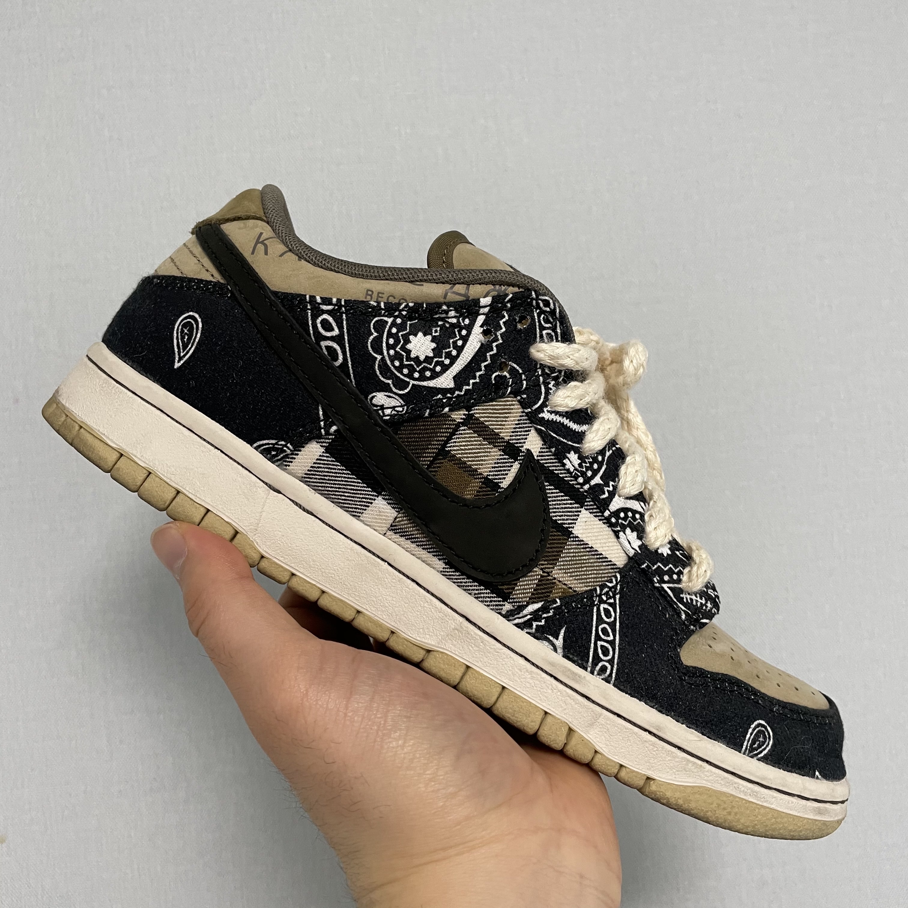 Nike x Travis Scott SB Dunk Low 착용 스타일