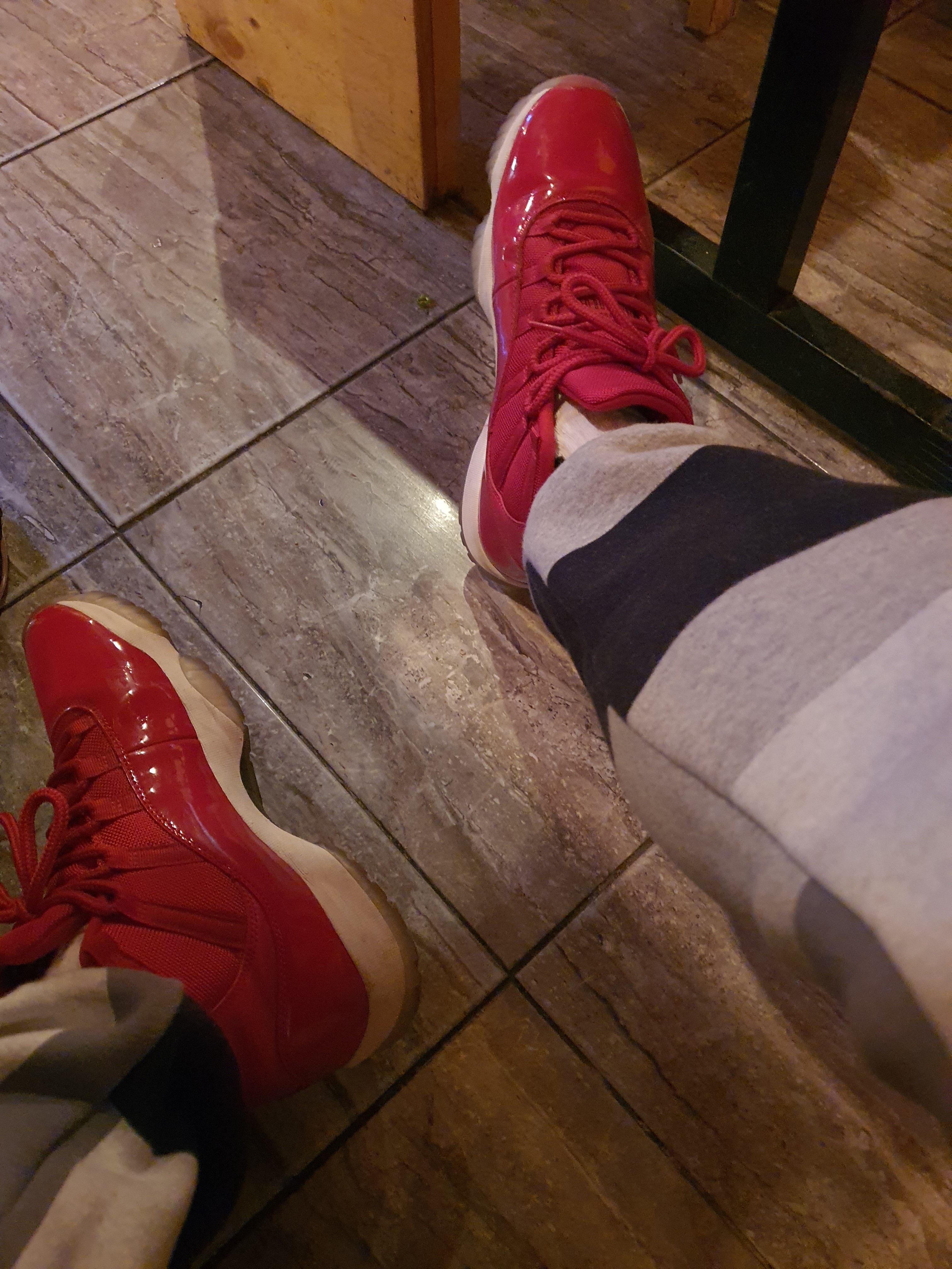 Jordan 11 Retro Win Like 96 Gym Red 착용 스타일