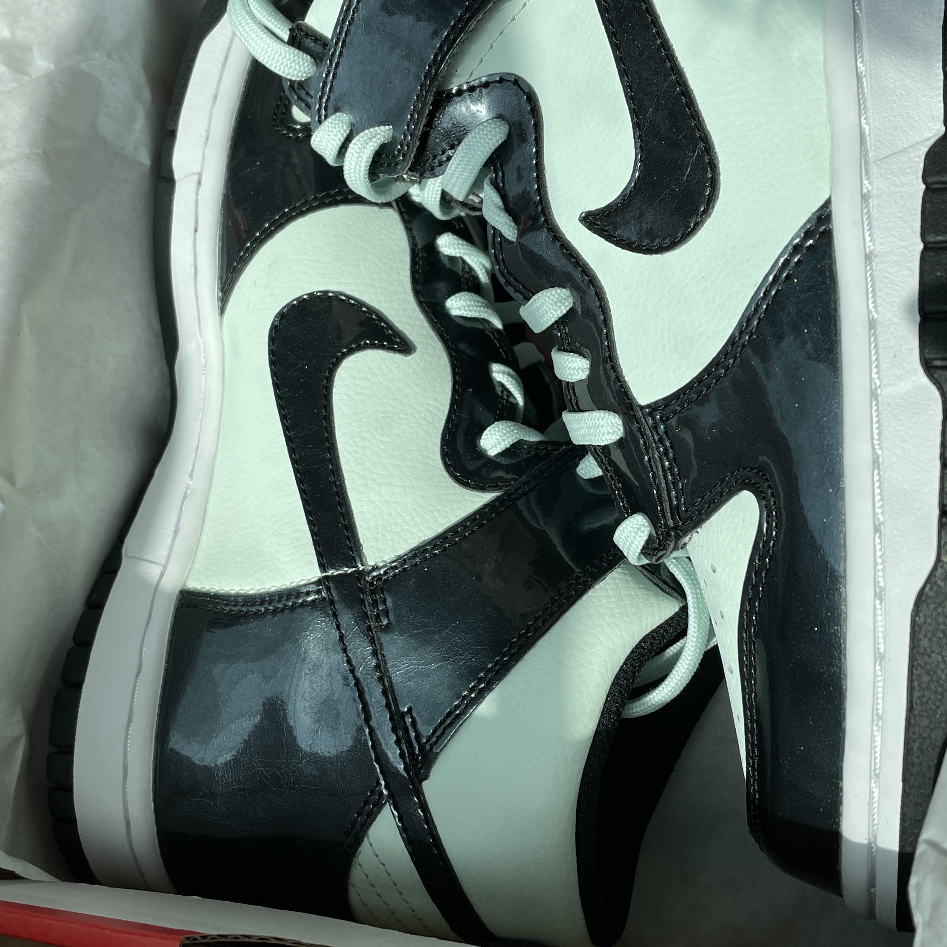 (GS) Nike Dunk High Barely Green 착용 스타일 - 5