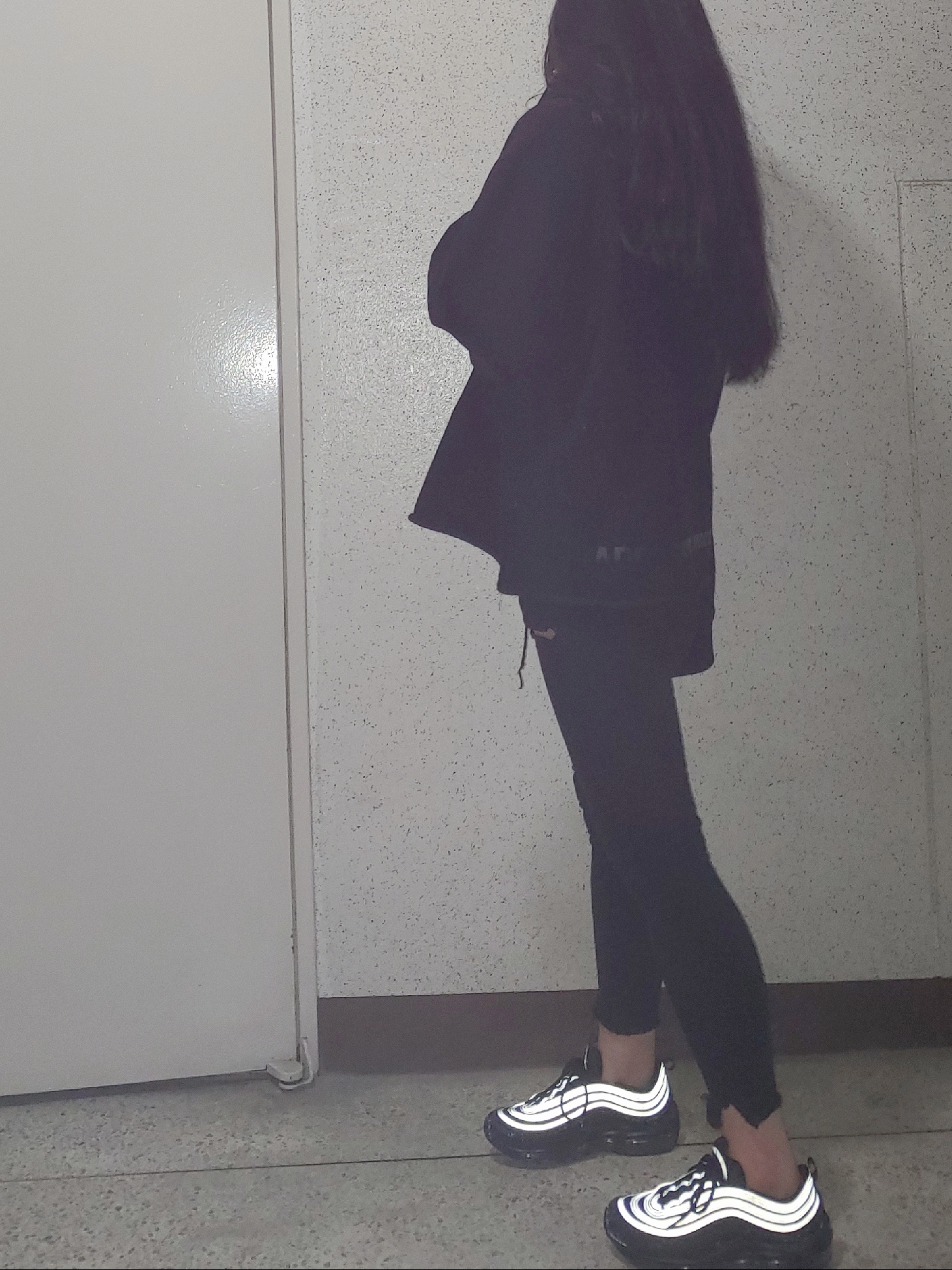 (W) Nike Air Max 97 Black Dark Grey 착용 스타일 - 3