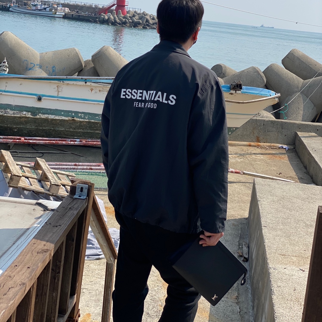 Essentials Coach Jacket Dark Slate/Stretch Limo/Black - 20FW, Essentials Sweatpants Dark Slate/Black 2020 착용 스타일