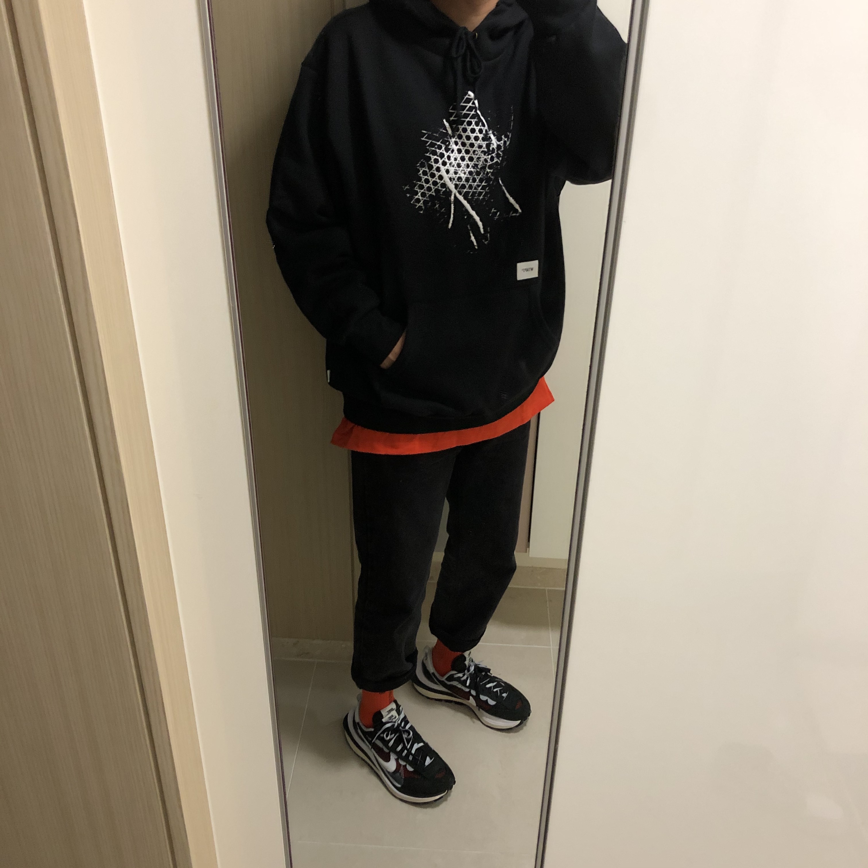 Nike x Sacai VaporWaffle Black White 착용 스타일 - 1