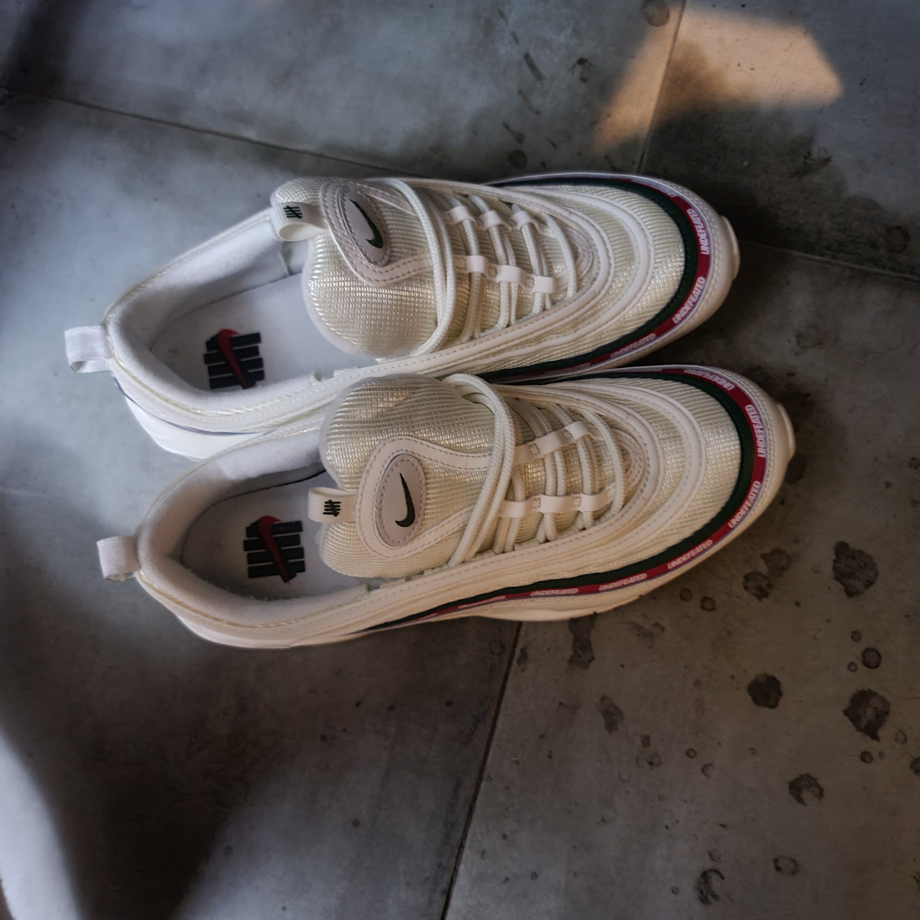 Nike x Undefeated Air Max 97 Sail 착용 스타일