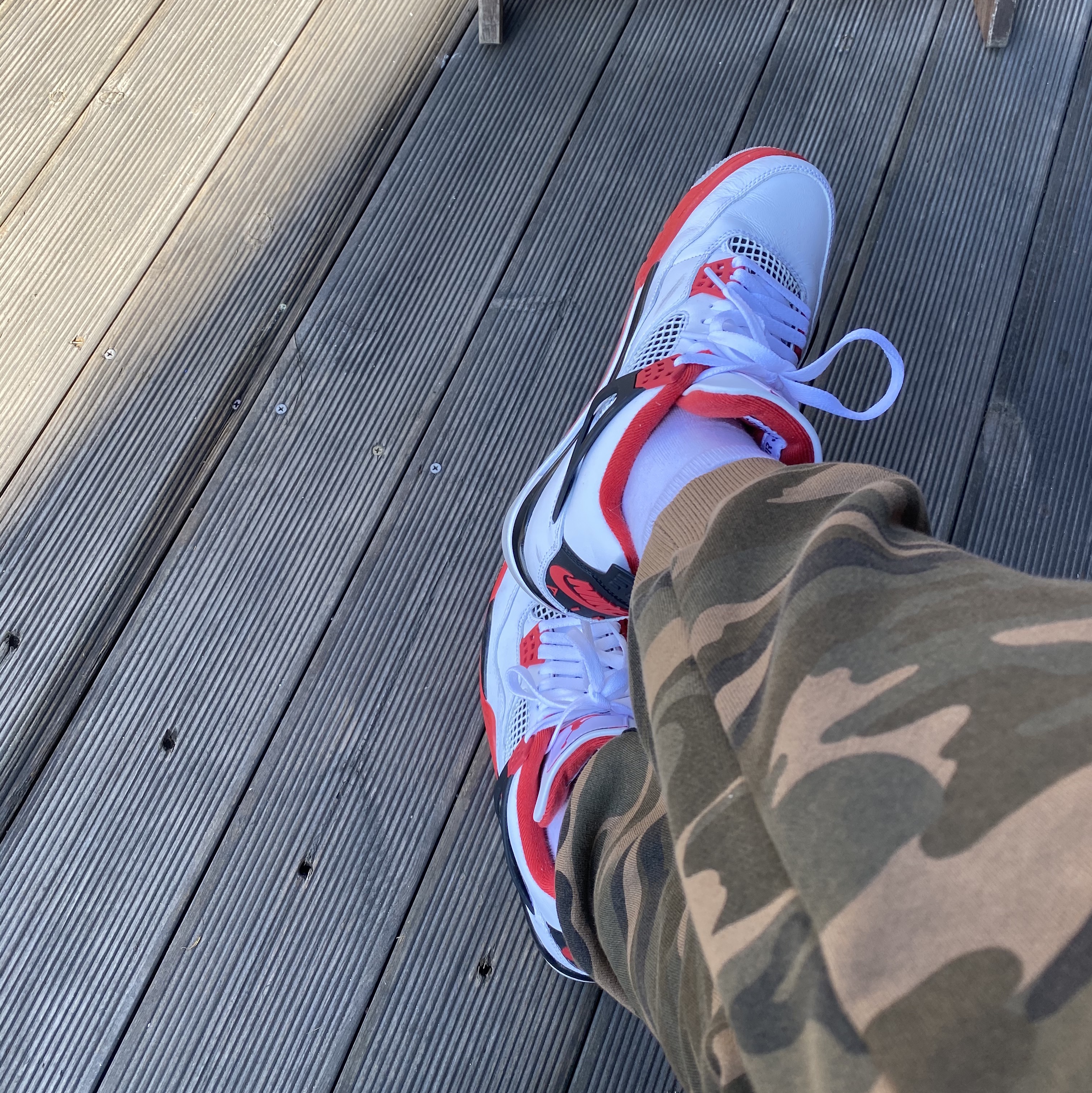 Jordan 4 Retro OG Fire Red 2020 착용 스타일