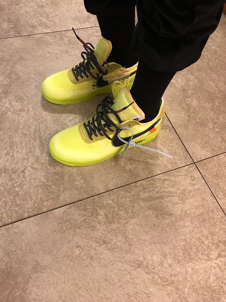 Nike x Off-White Air Force 1 Low Volt 착용 스타일 - 3