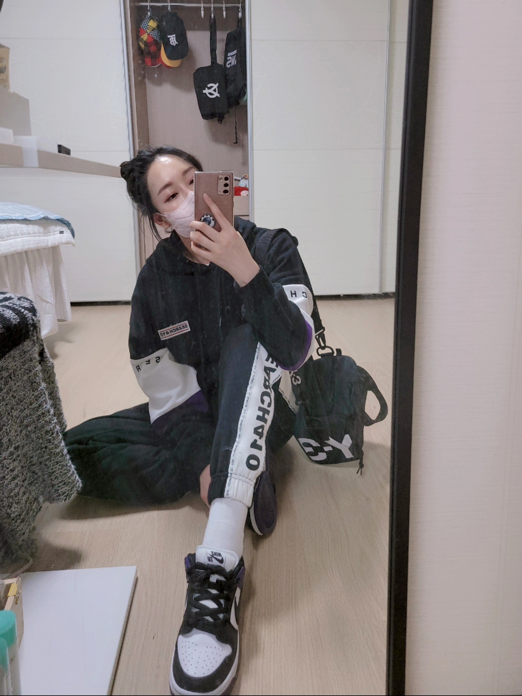 Nike SB Dunk Low Pro Court Purple 착용 스타일 - 1