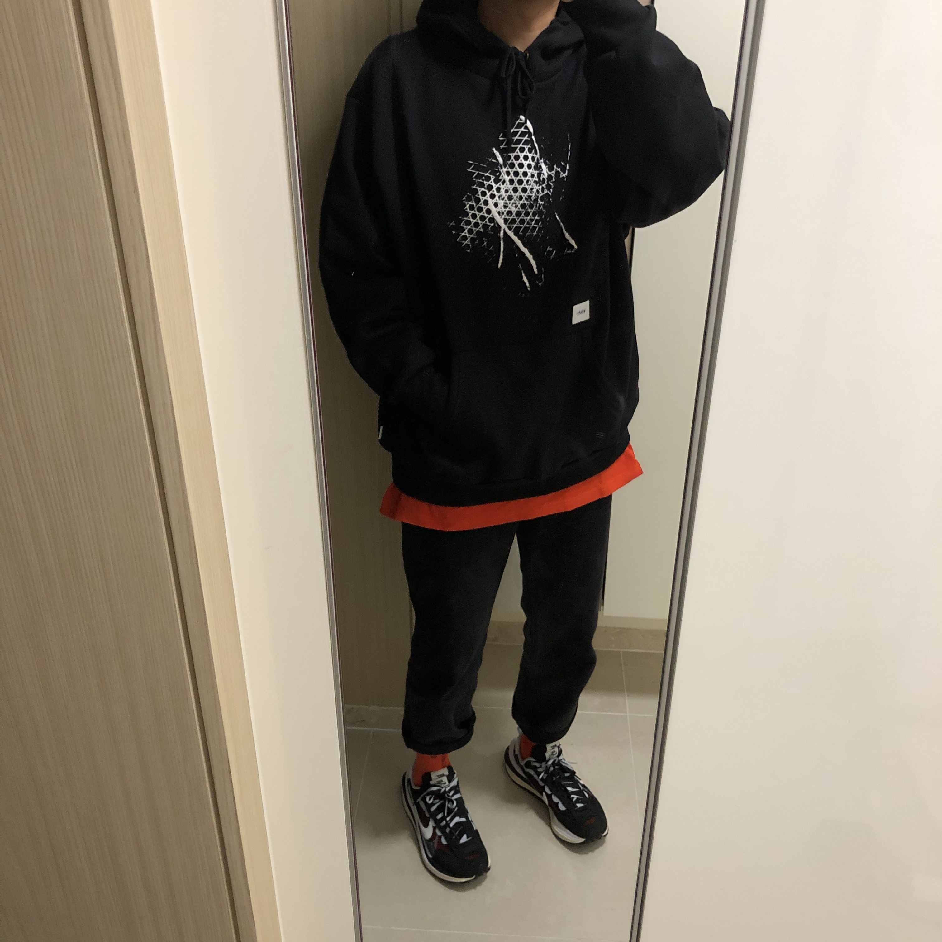 Nike x Sacai VaporWaffle Black White 착용 스타일 - 2