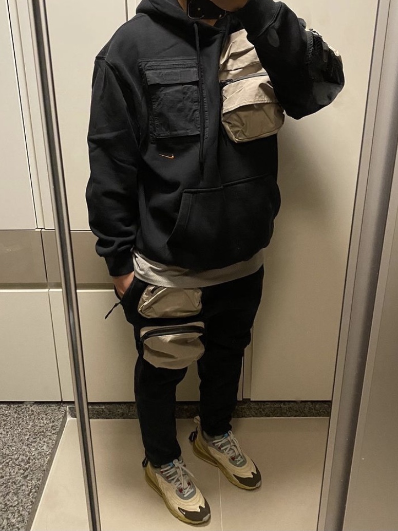 Nike x Travis Scott Air Max 270 React Cactus Trails, Nike x Travis Scott NRG AG Utility Hoodie Black 착용 스타일