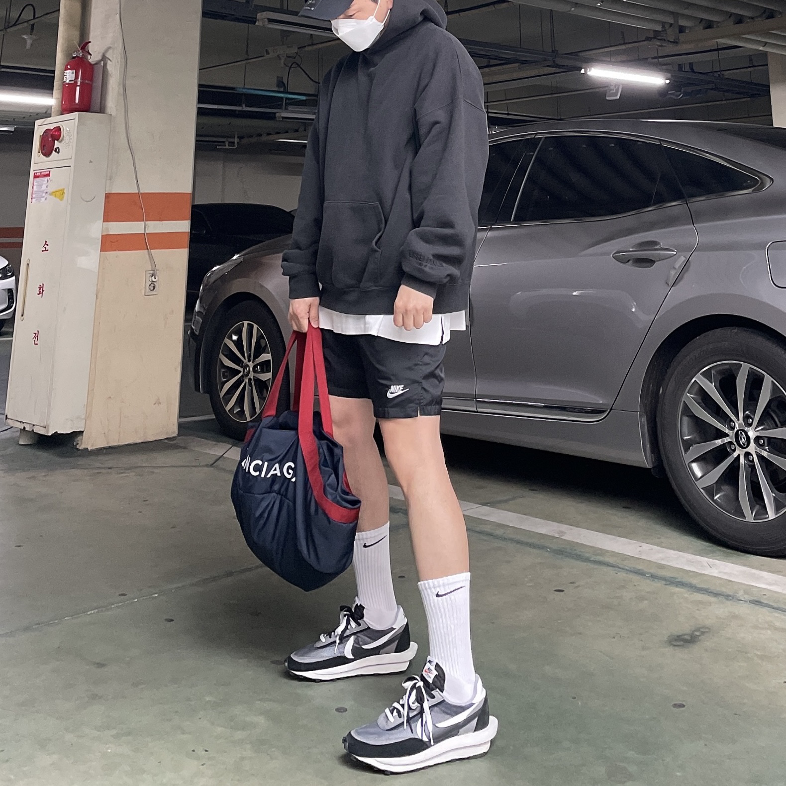 Nike x Sacai LDWaffle Black 착용 스타일