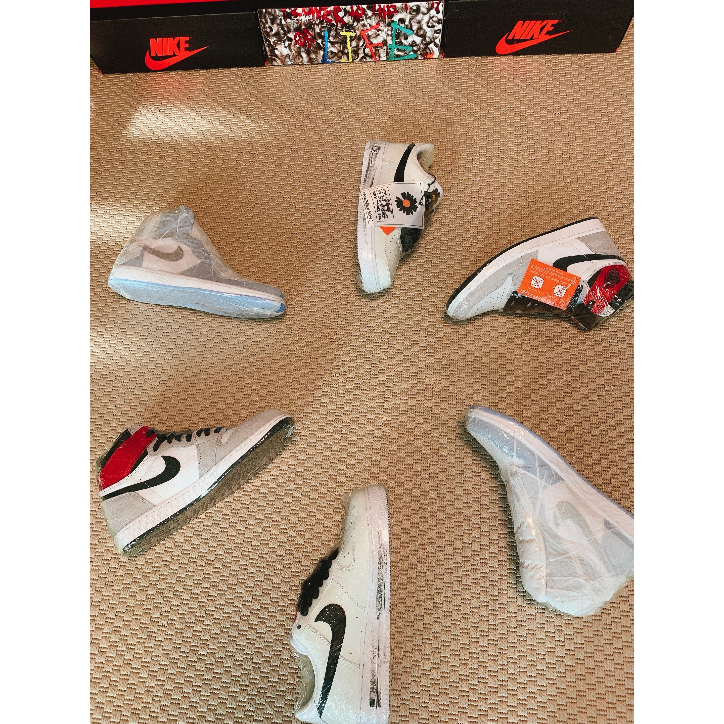 Jordan 1 Retro High OG University Blue, Nike x Peaceminusone Air Force 1 Low Para-Noise 2.0 착용 스타일 - 2