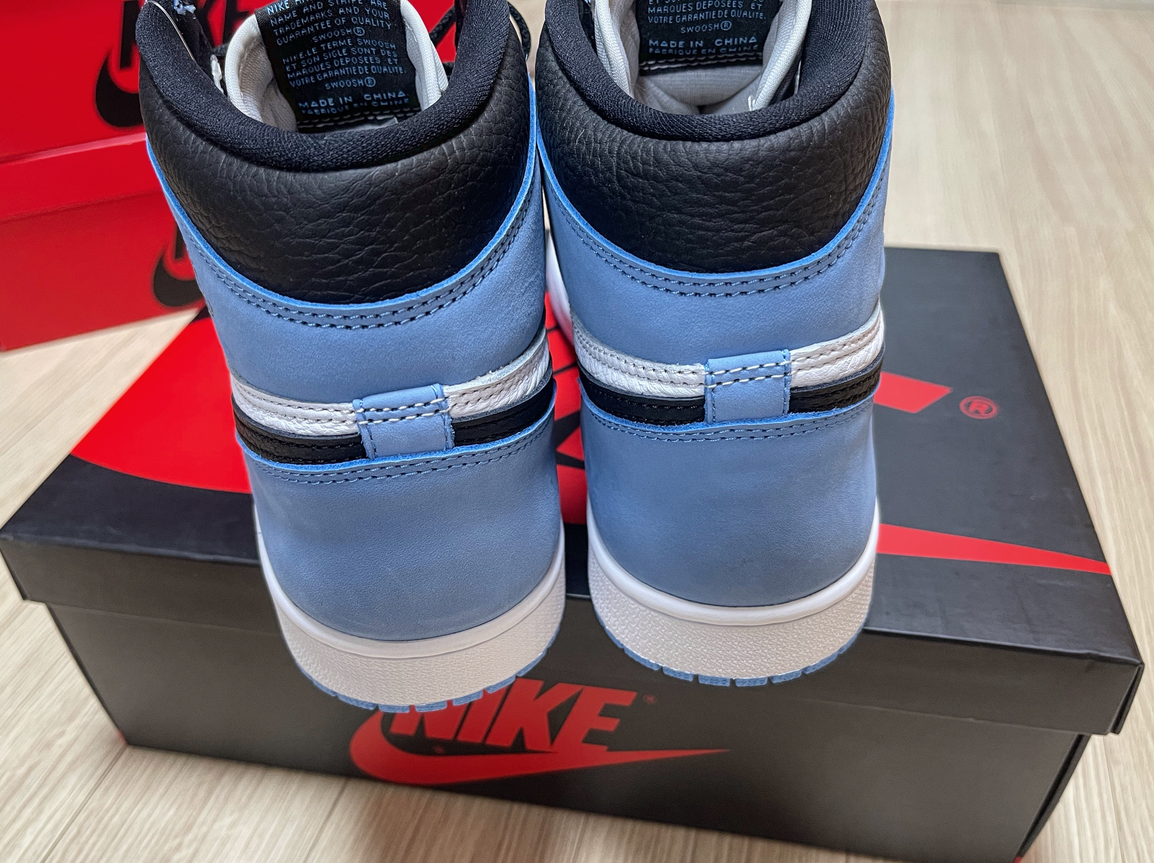Jordan 1 Retro High OG University Blue 착용 스타일 - 2