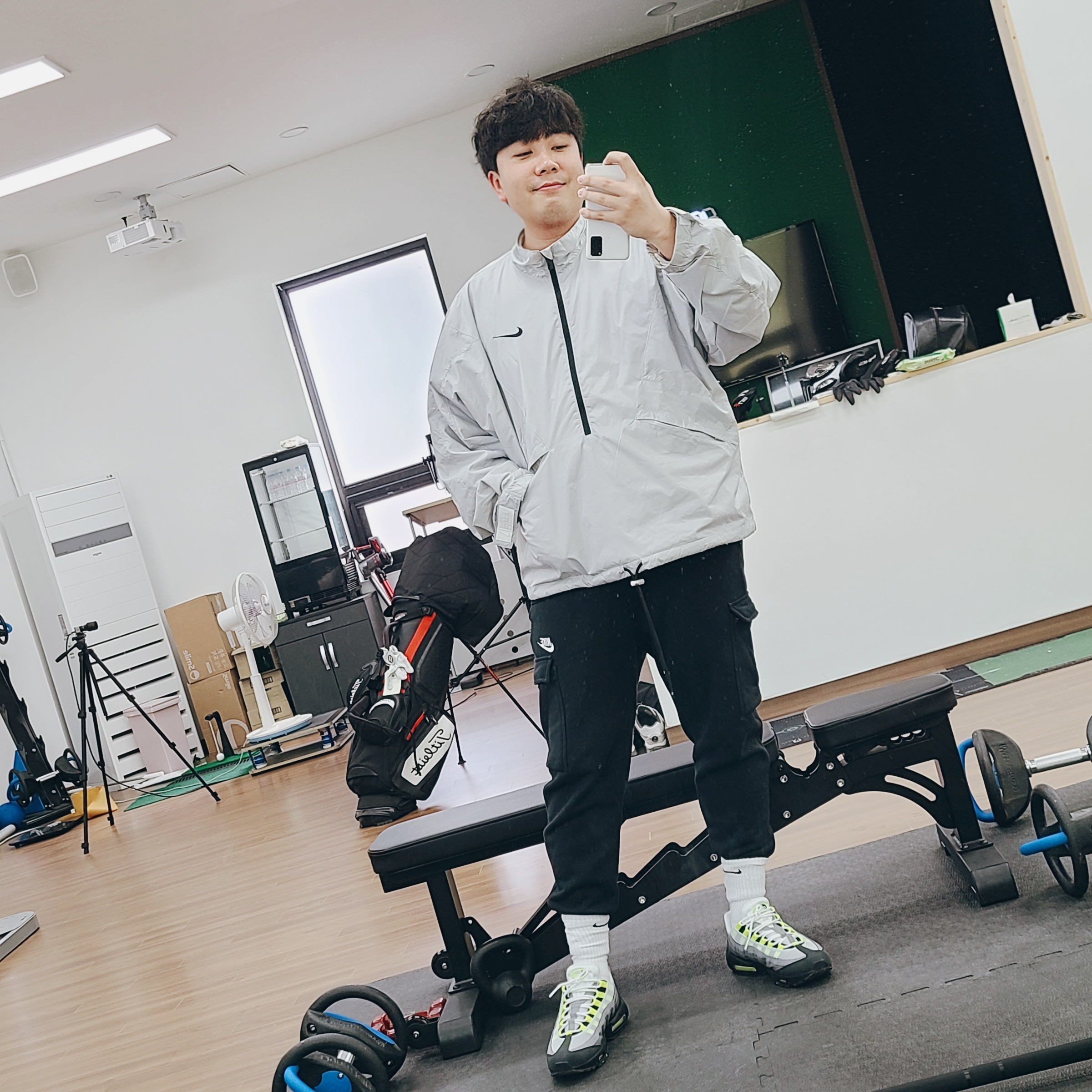 Nike Air Max 95 OG Neon Yellow 2020, Nike x Fear of God NRG Half Zip Jacket Pure Platinum 착용 스타일