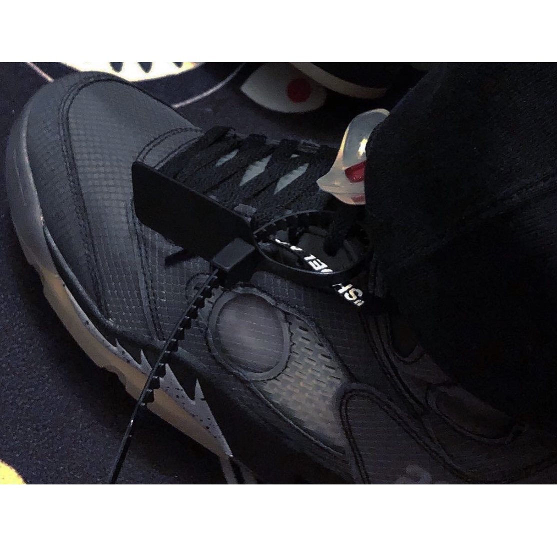 Nike NRG Solo Swoosh Fleece Pants Black - US/EU, Nike NRG Solo Swoosh Fleece Hoodie Dark Grey Heather - US/EU 착용 스타일 - 3
