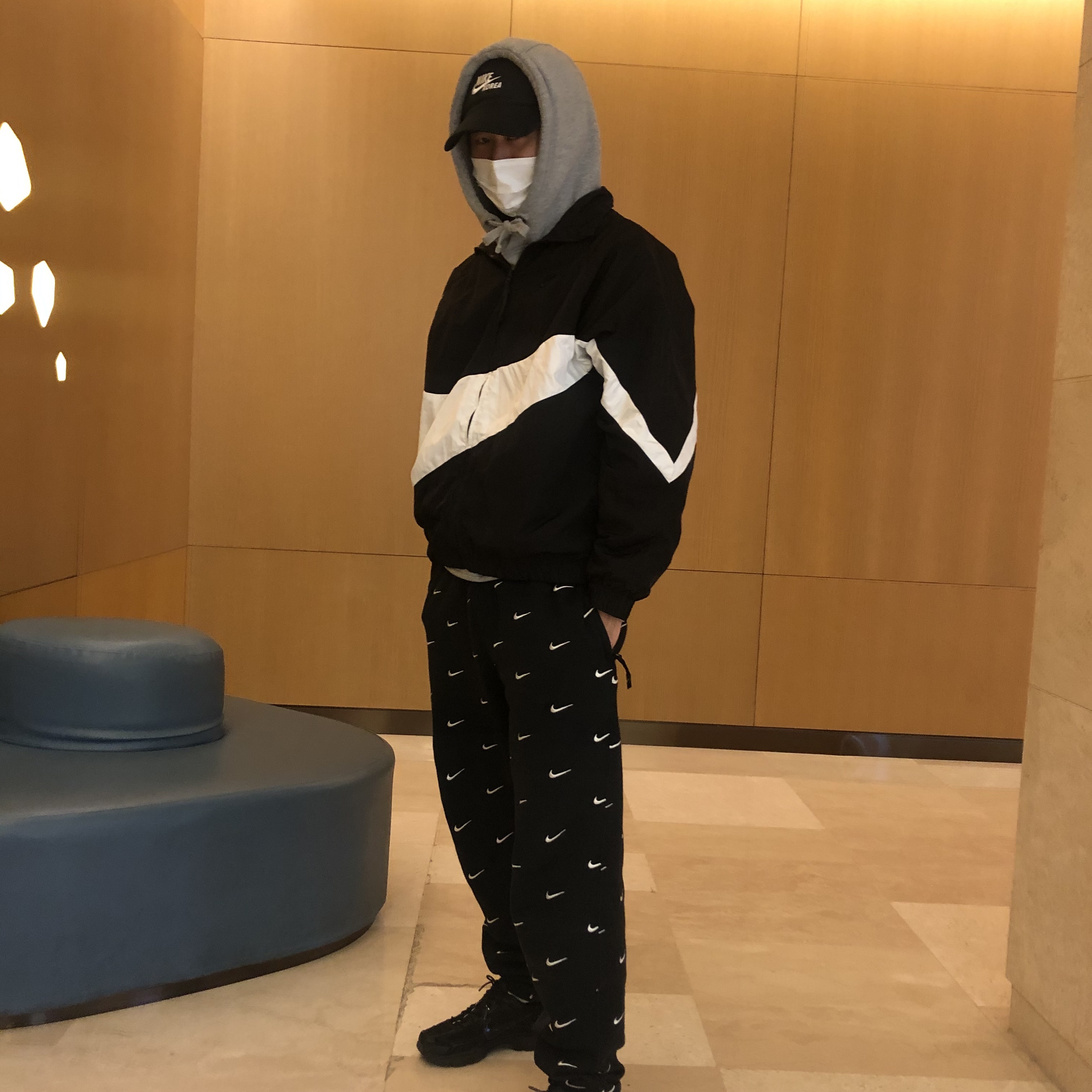 Nike x A-Cold-Wall Zoom Vomero 5 Black, Nike NRG Swoosh Logo Pants Black 착용 스타일