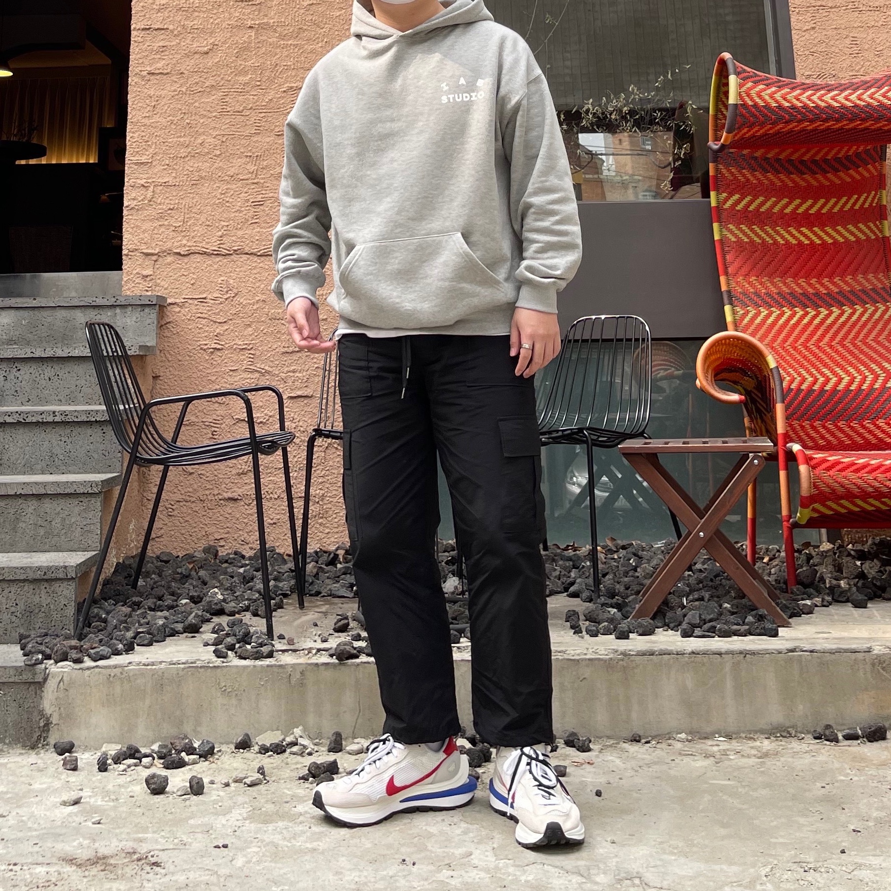 Nike x Sacai VaporWaffle Royal Fuchsia, IAB Studio Hoodie Gray - 21SS 착용 스타일