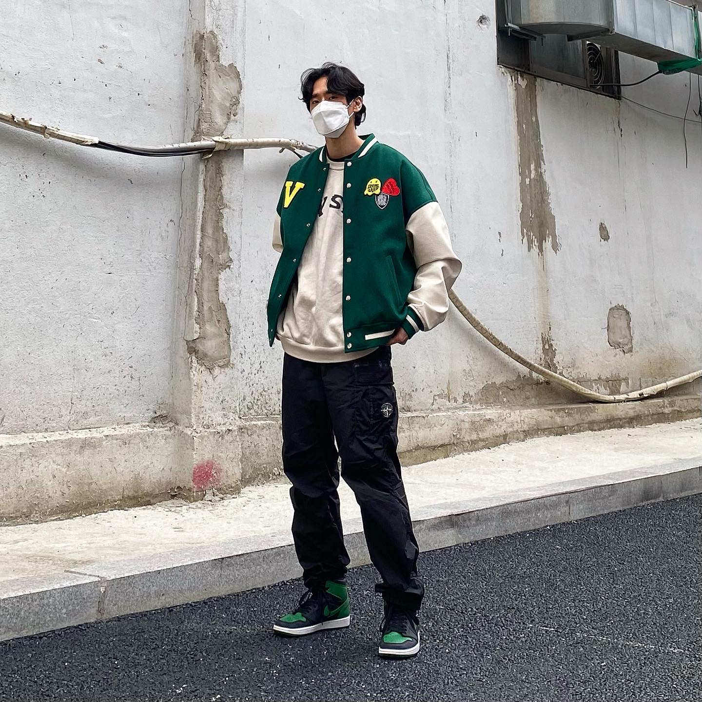 Jordan 1 Retro High OG Pine Green Black, Supreme x Stone Island Painted Camo Nylon Cargo Pants Black - 20FW 착용 스타일 - 2