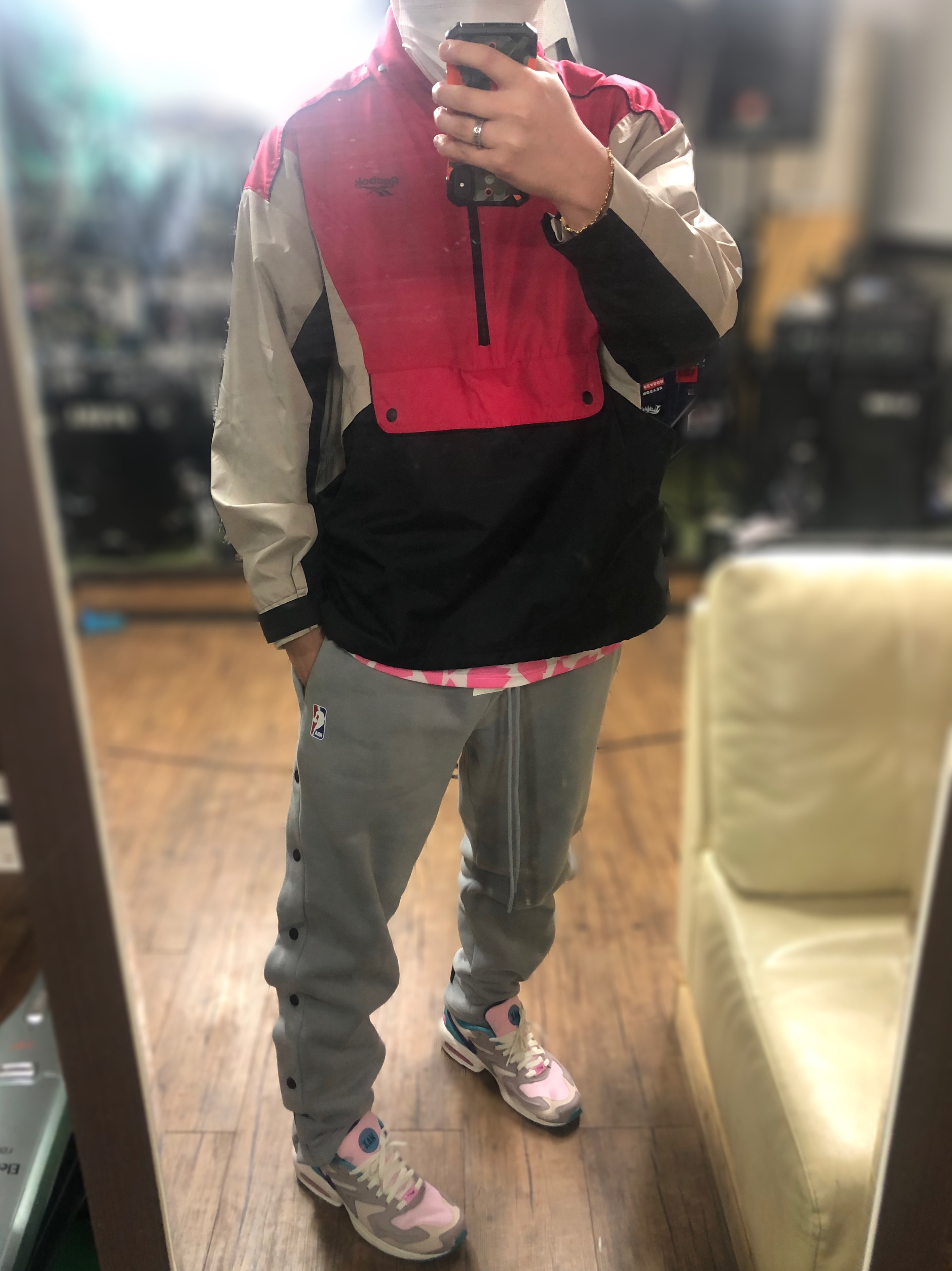 Nike x Fear of God Warm Up Pants Dust, Nike Air Max 2 Light Aqua 착용 스타일