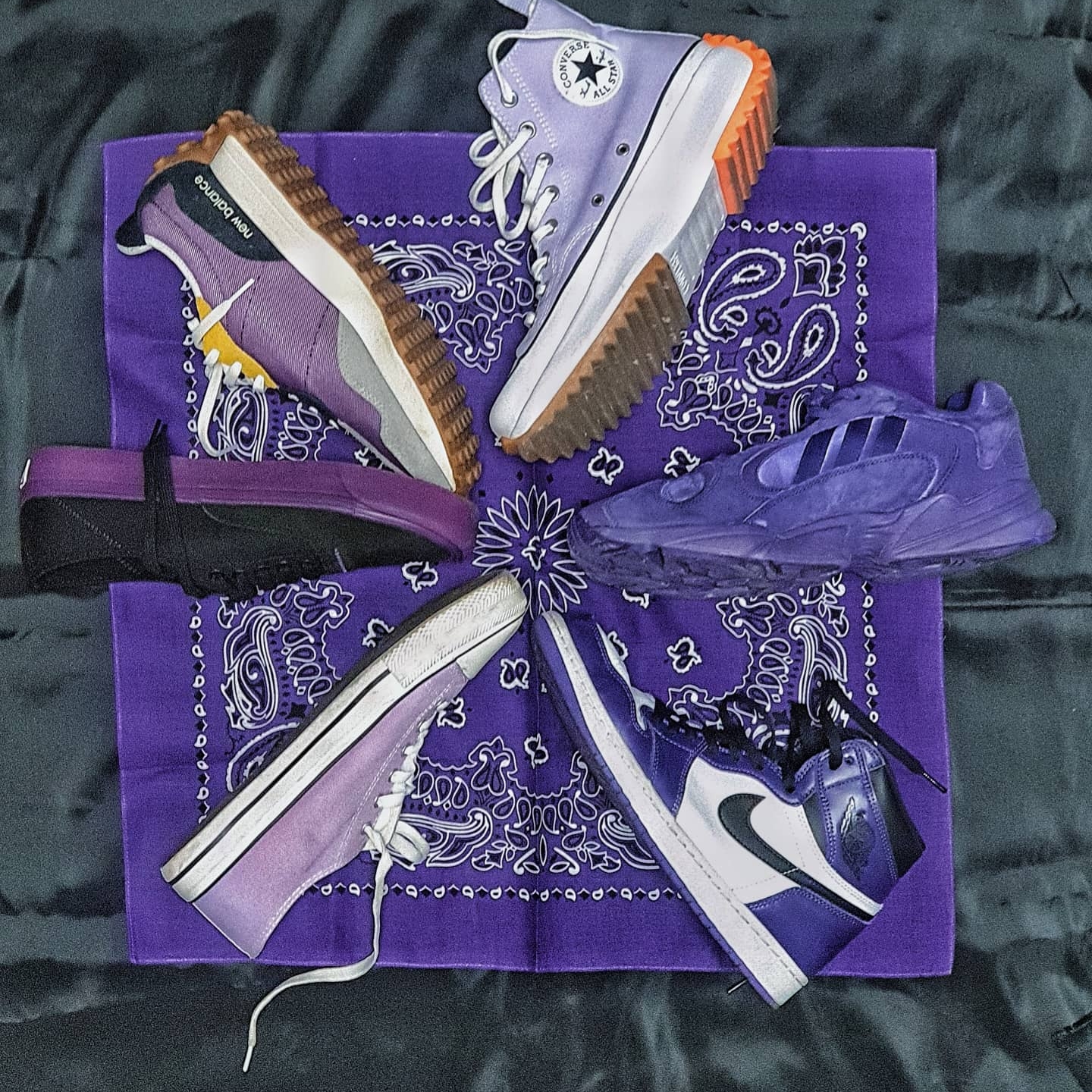 Jordan 1 Retro High OG Court Purple 2020, (W) New Balance 327 Purple Black 착용 스타일