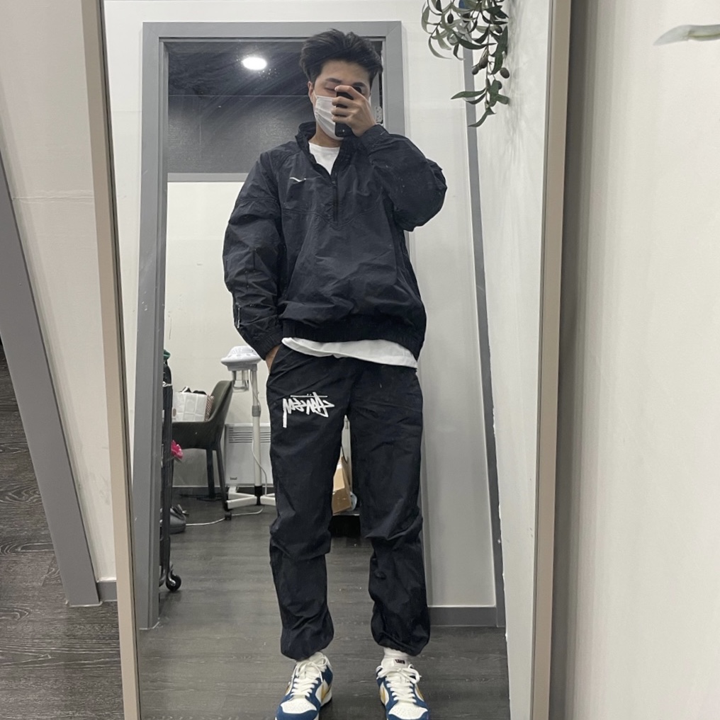 Nike x Stussy Windrunner Jacket Off Noir, Nike x Stussy Beach Pants Off Noir 착용 스타일