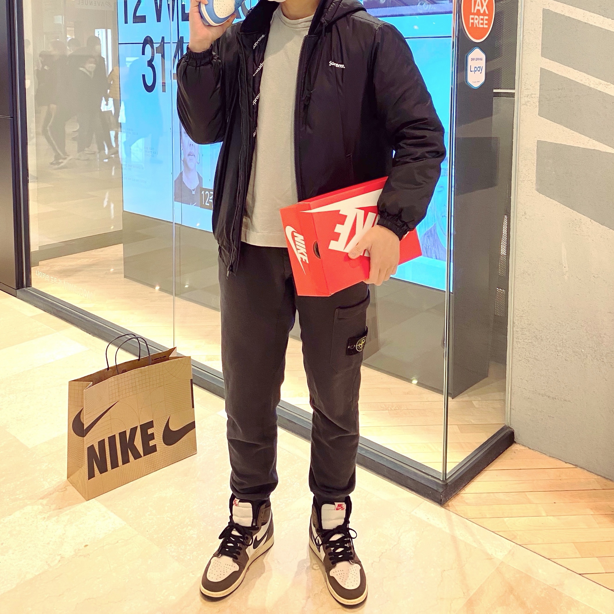 Jordan 1 x Travis Scott Retro High OG SP Mocha 착용 스타일
