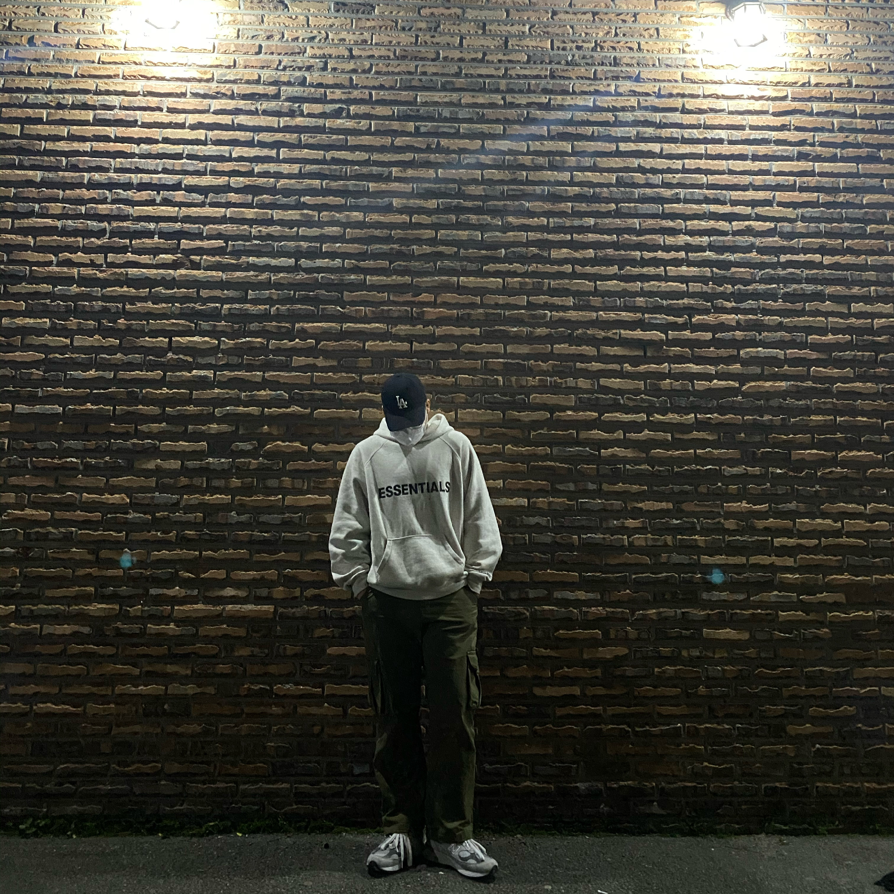 Essentials 3D Silicon Applique Pullover Hoodie Oatmeal/Oatmeal Heather/Light Heather Oatmeal 2020, New Balance 992 Made in USA Grey - D Standard 착용 스타일