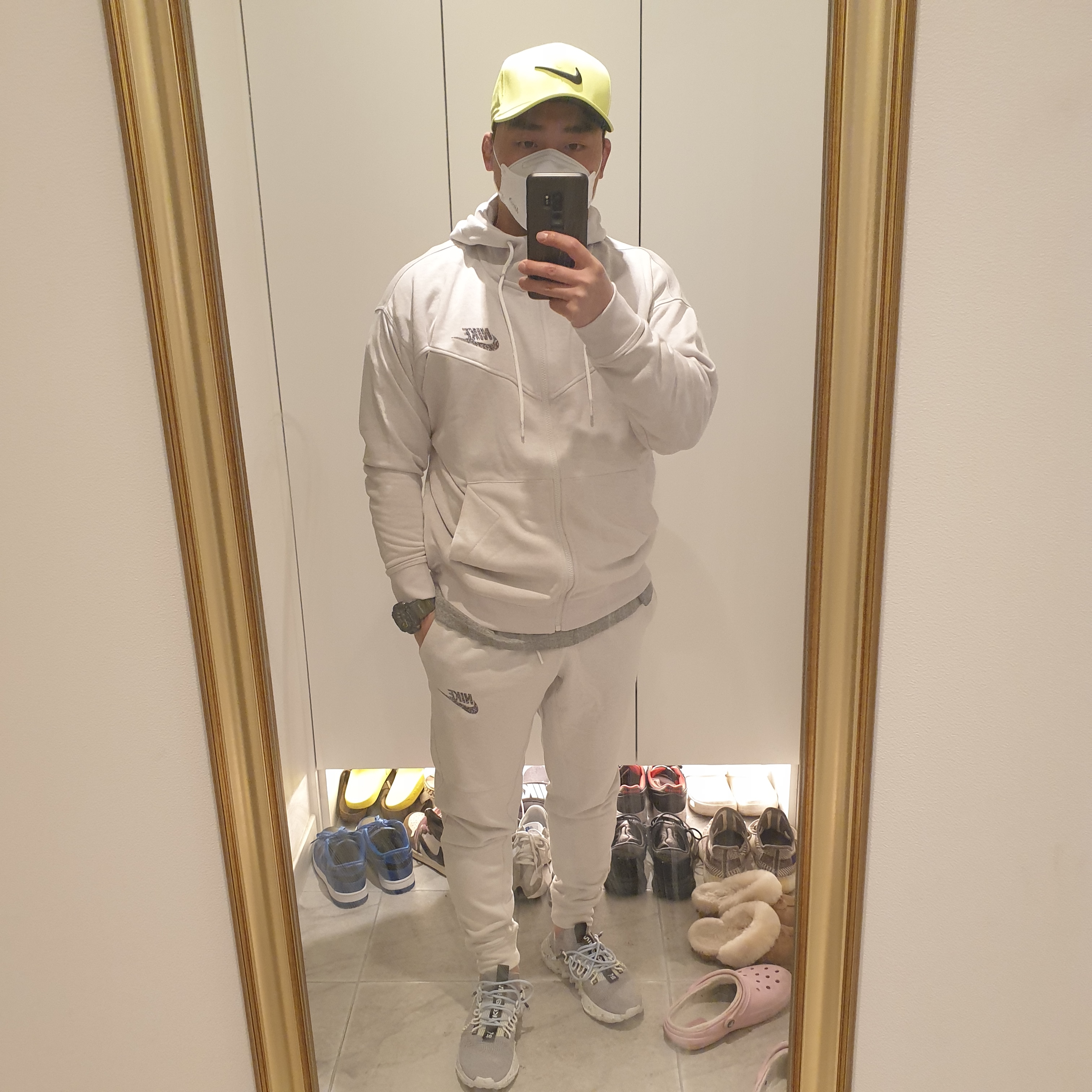 Nike Space Hippie 01 Volt 착용 스타일