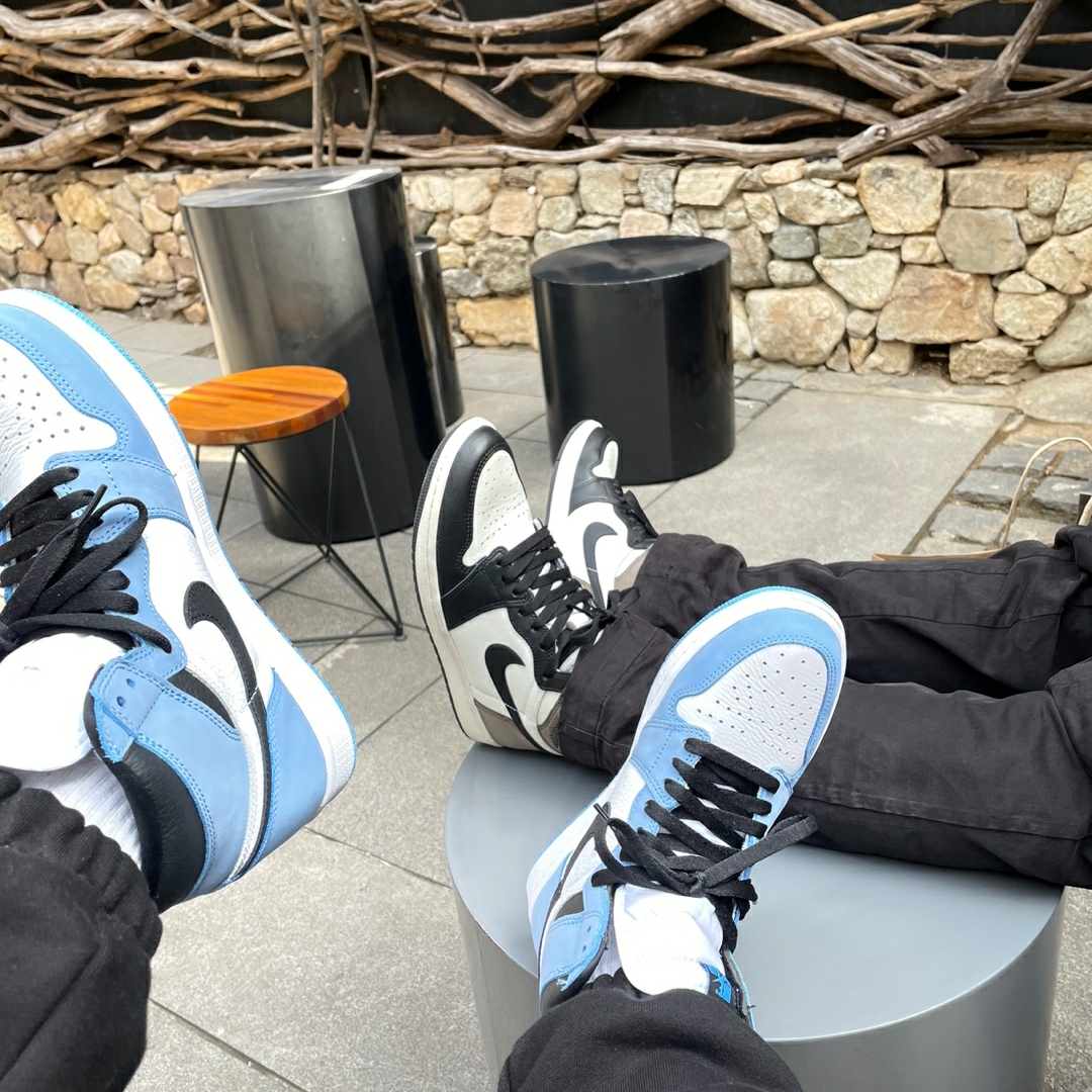 Jordan 1 Retro High OG Black Mocha, Jordan 1 Retro High OG University Blue 착용 스타일 - 3