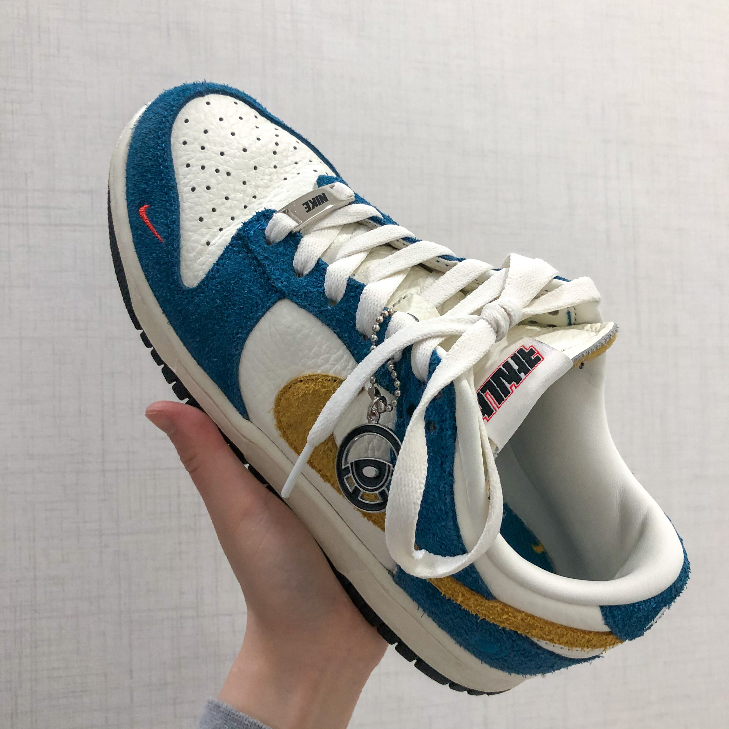 Nike x Kasina Dunk Low 80's Bus 착용 스타일