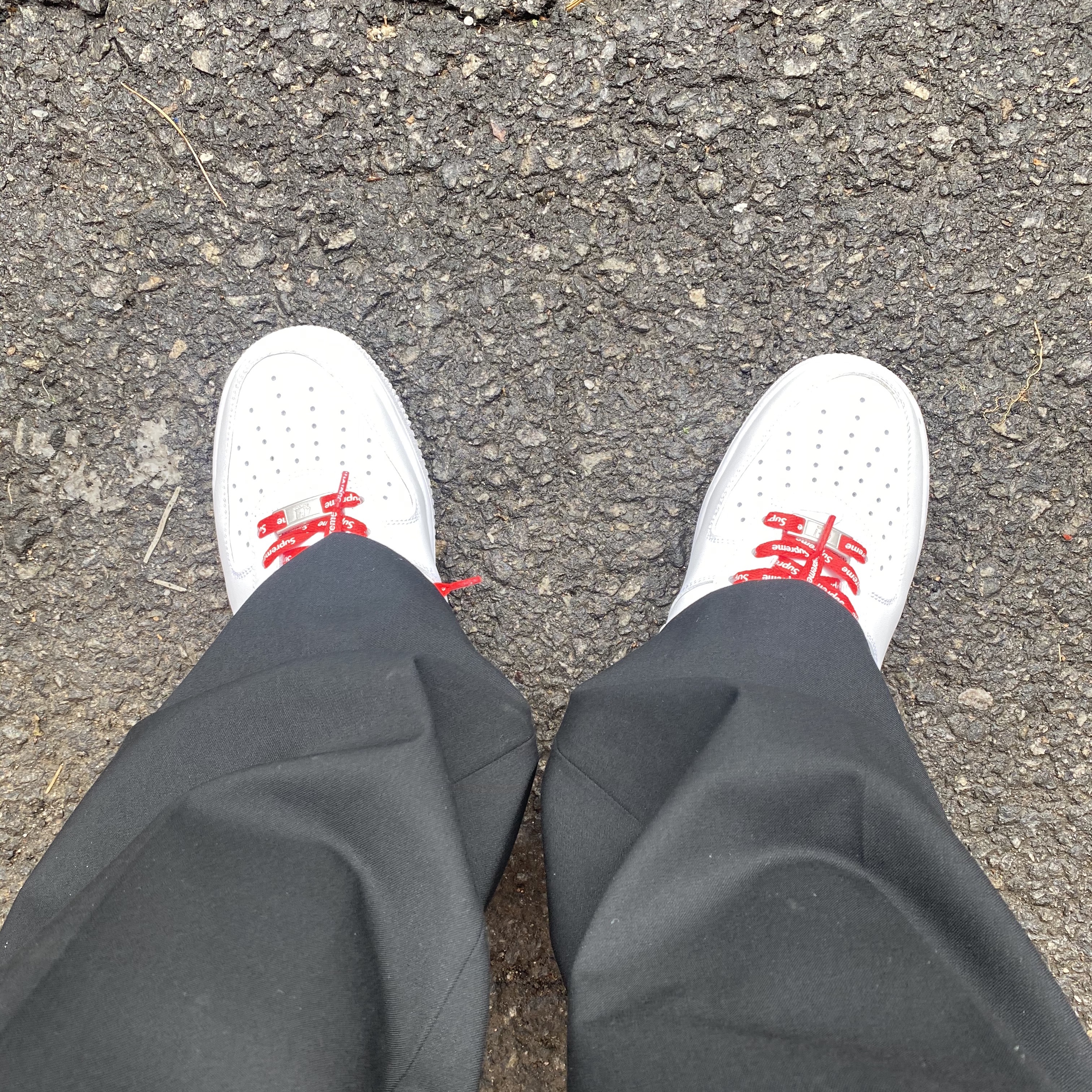 Nike x Supreme Air Force 1 Low White 착용 스타일