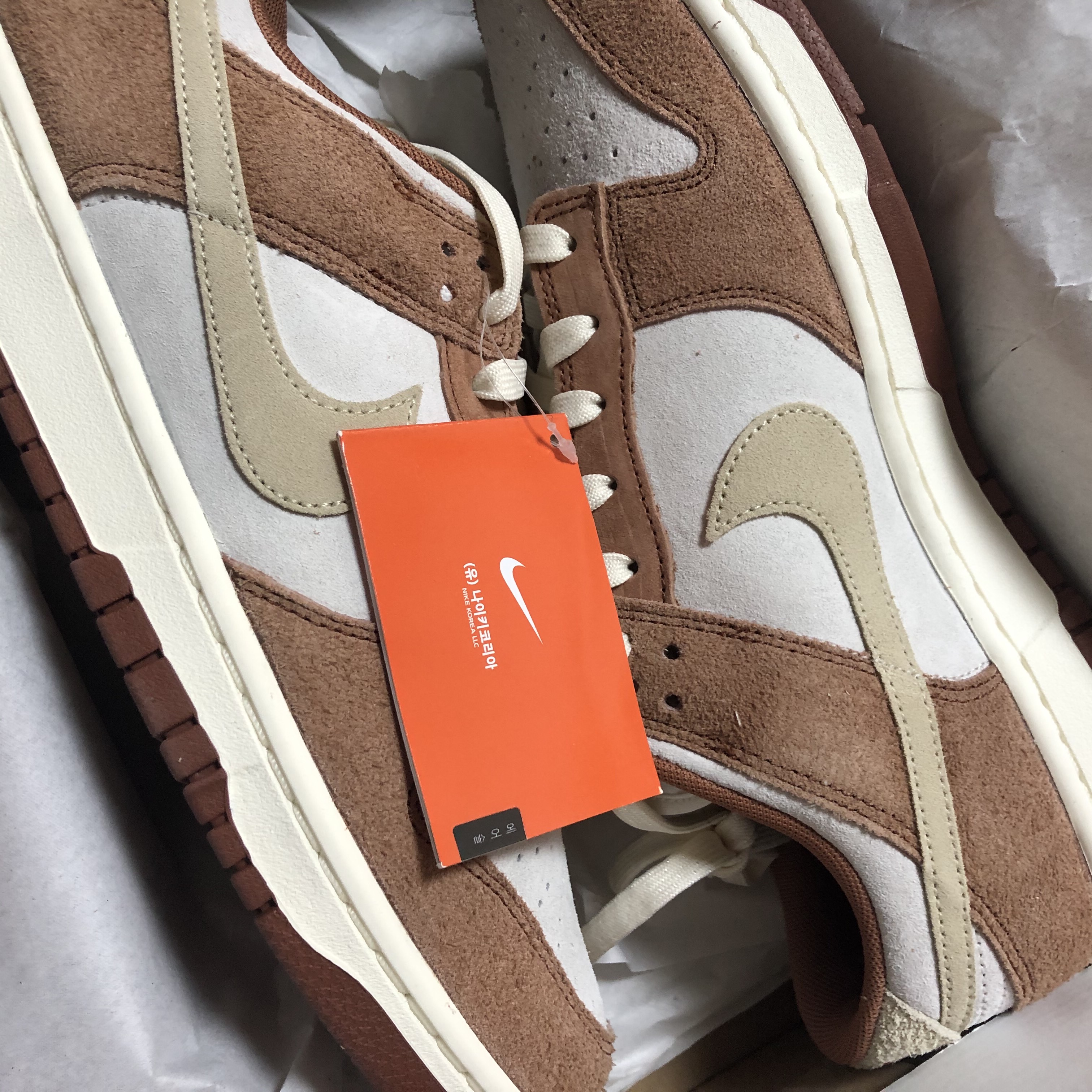 Nike Dunk Low Pro Premium Medium Curry 착용 스타일