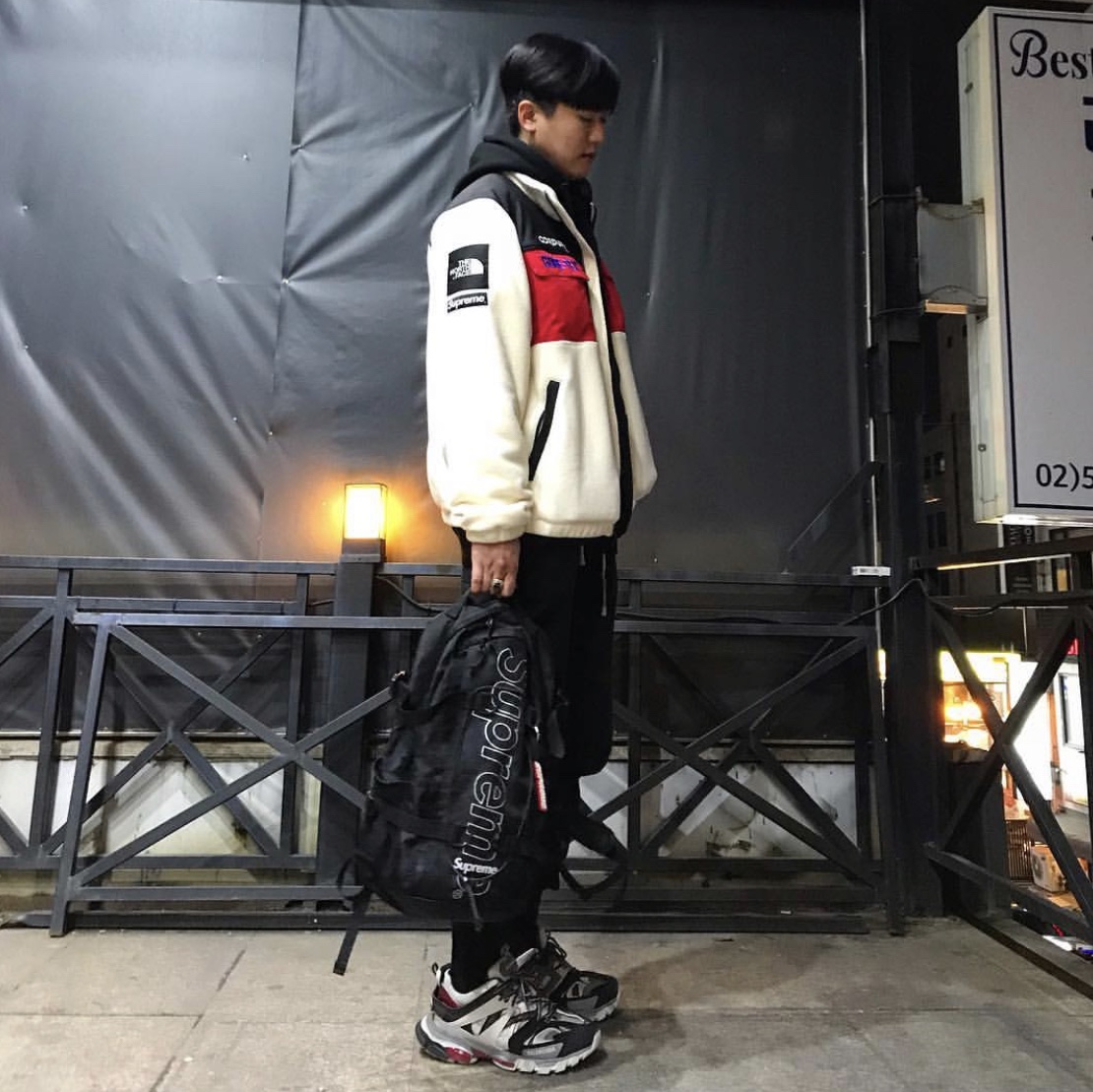 Supreme x The North Face Expedition Fleece Jacket White - 18FW, Supreme Backpack Black - 18FW 착용 스타일
