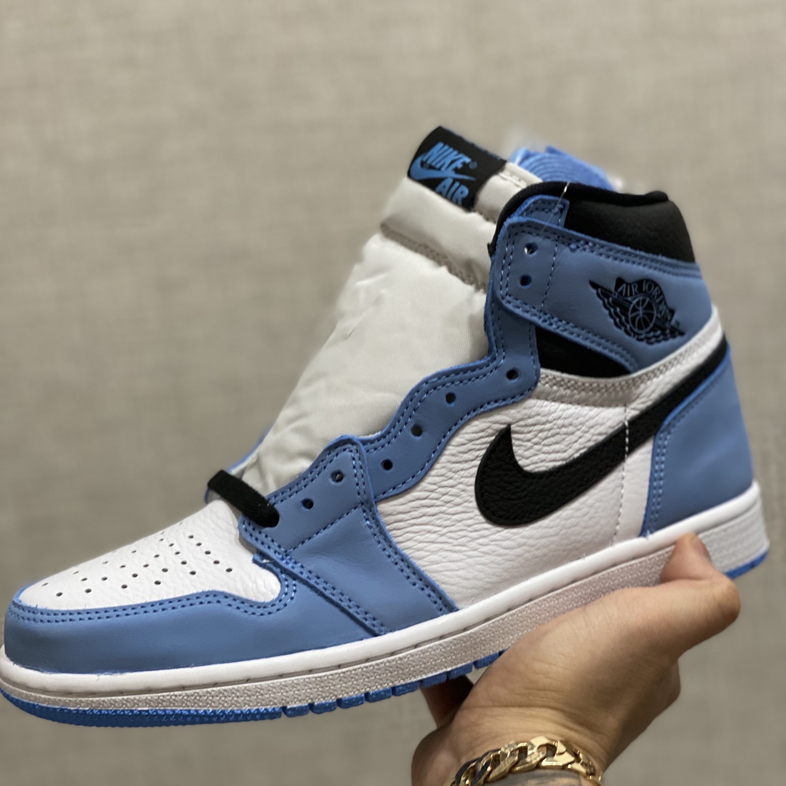 Jordan 1 Retro High OG University Blue 착용 스타일