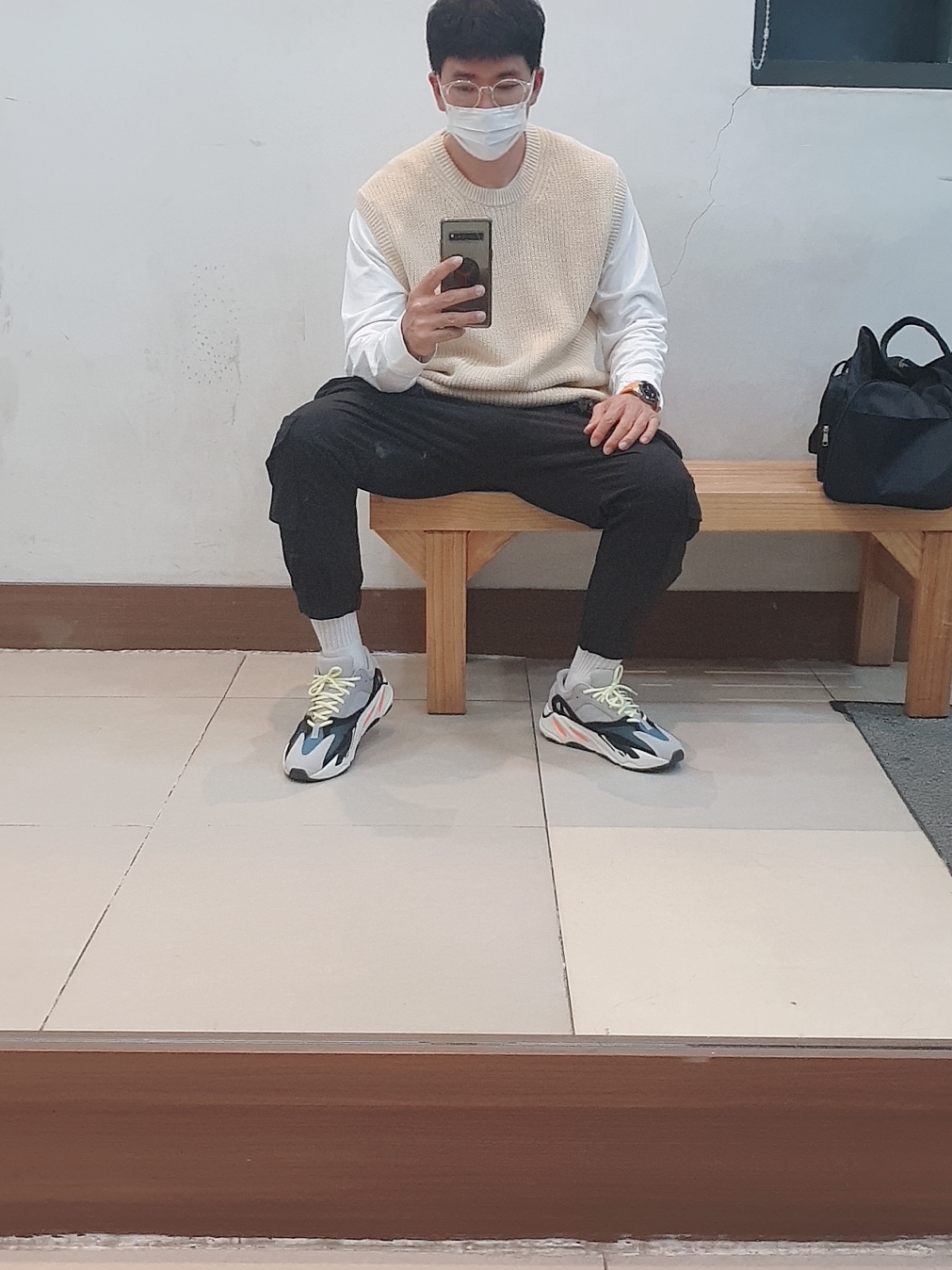 Adidas Yeezy Boost 700 Wave Runner Solid Grey 2017/2019 착용 스타일 - 1