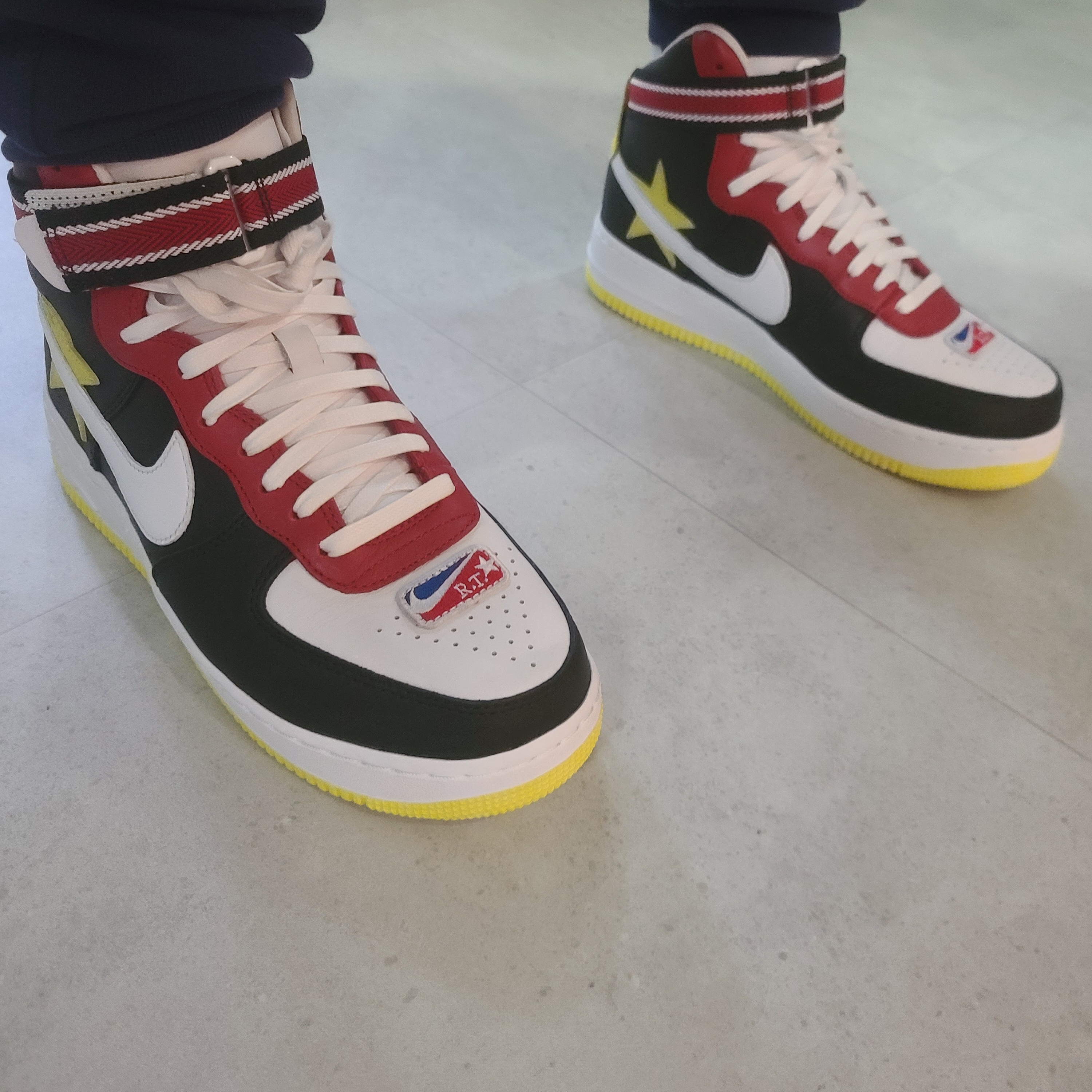 Nike x Riccardo Tisci Air Force 1 High Black Yellow 착용 스타일