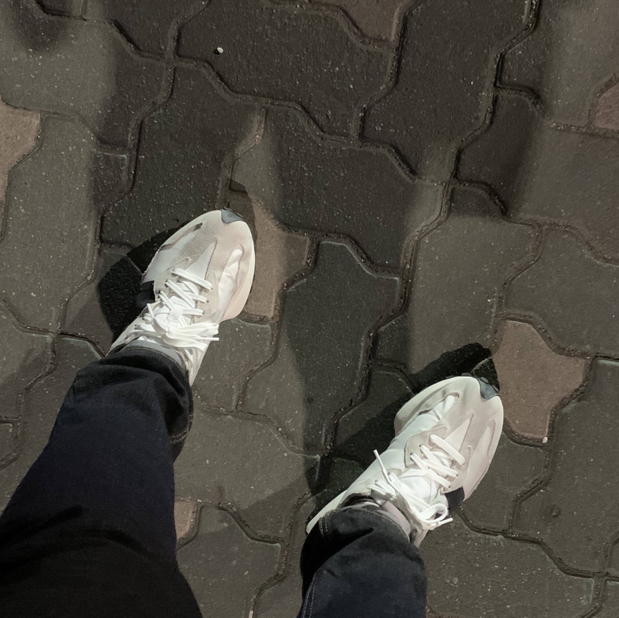 New Balance 327 White Black 착용 스타일