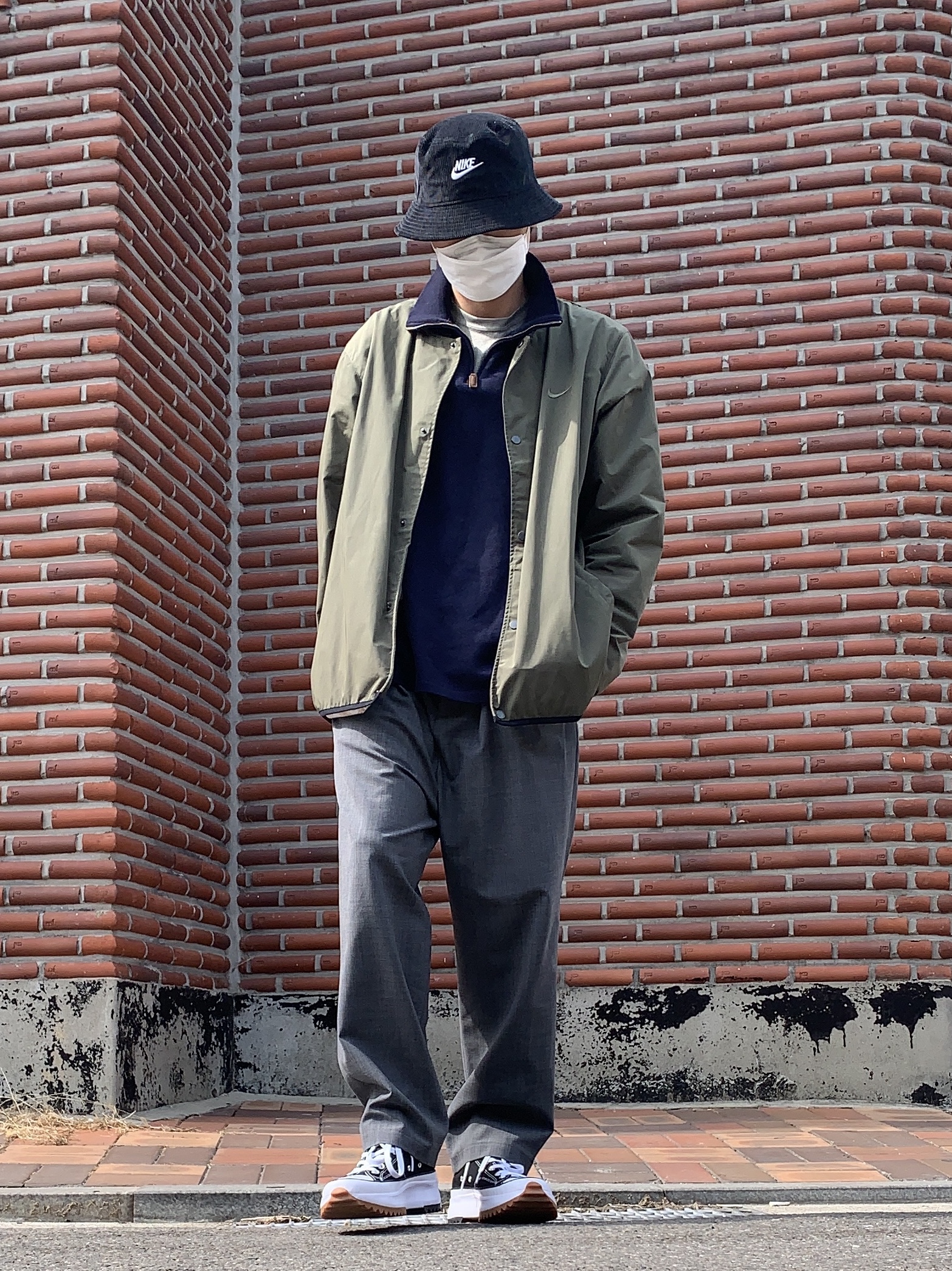Nike Futura Corduroy Bucket Black, Converse Run Star Hike Hi Black White Gum 착용 스타일
