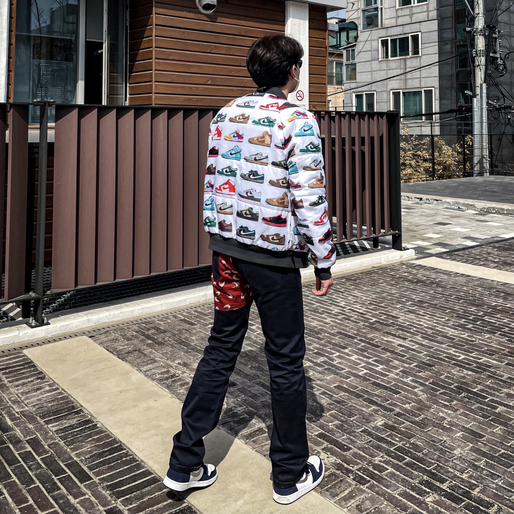 Jordan 1 Retro High OG CO.JP Midnight Navy, Nike SB Dunk ISO Jacket Dark Smoke Grey - US/EU 착용 스타일 - 1