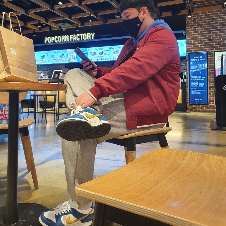 Nike x Kasina Dunk Low 80's Bus 착용 스타일